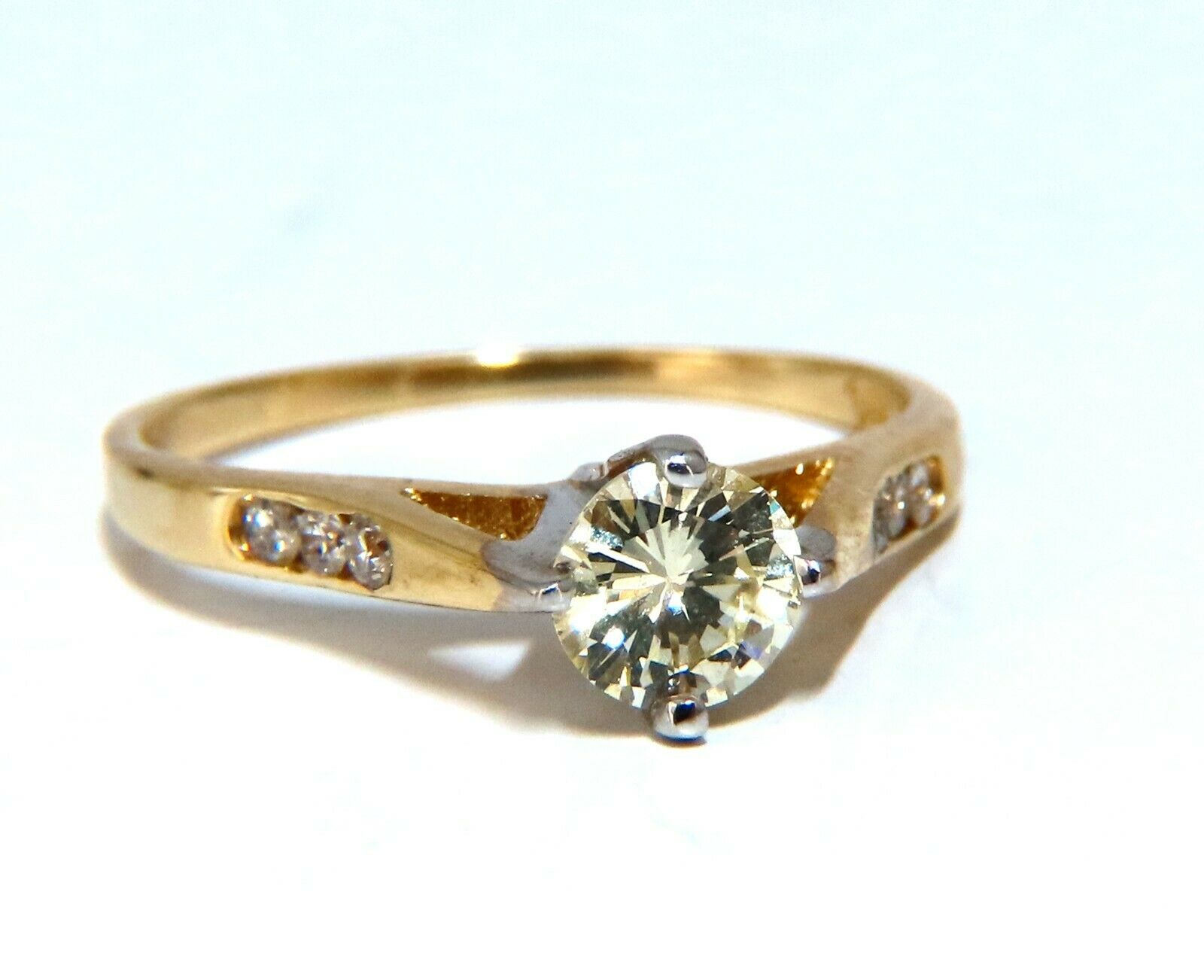 0.45ct Fancy Light Yellow Round Vintage Diamond Ring in 14K Gold - Elegant Engagement & Wedding Jewelry for Women