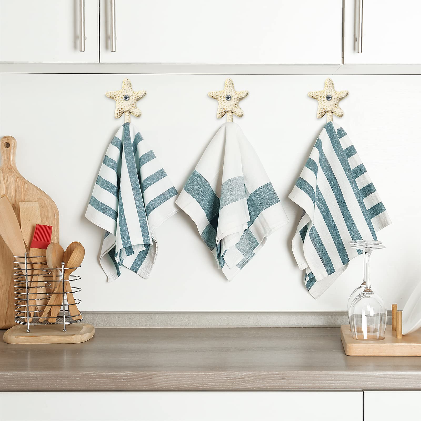 3-Pack Star Shaped Iron Towel Hooks - Heavy Duty Wall Mounted Bathroom Towel Holder for Kitchen, Bedroom, Hotel & Pool - Rustic Retro Coat Hook for Hand Towels & Robes (Perfect for Spa, Gym & Beach House Decor)