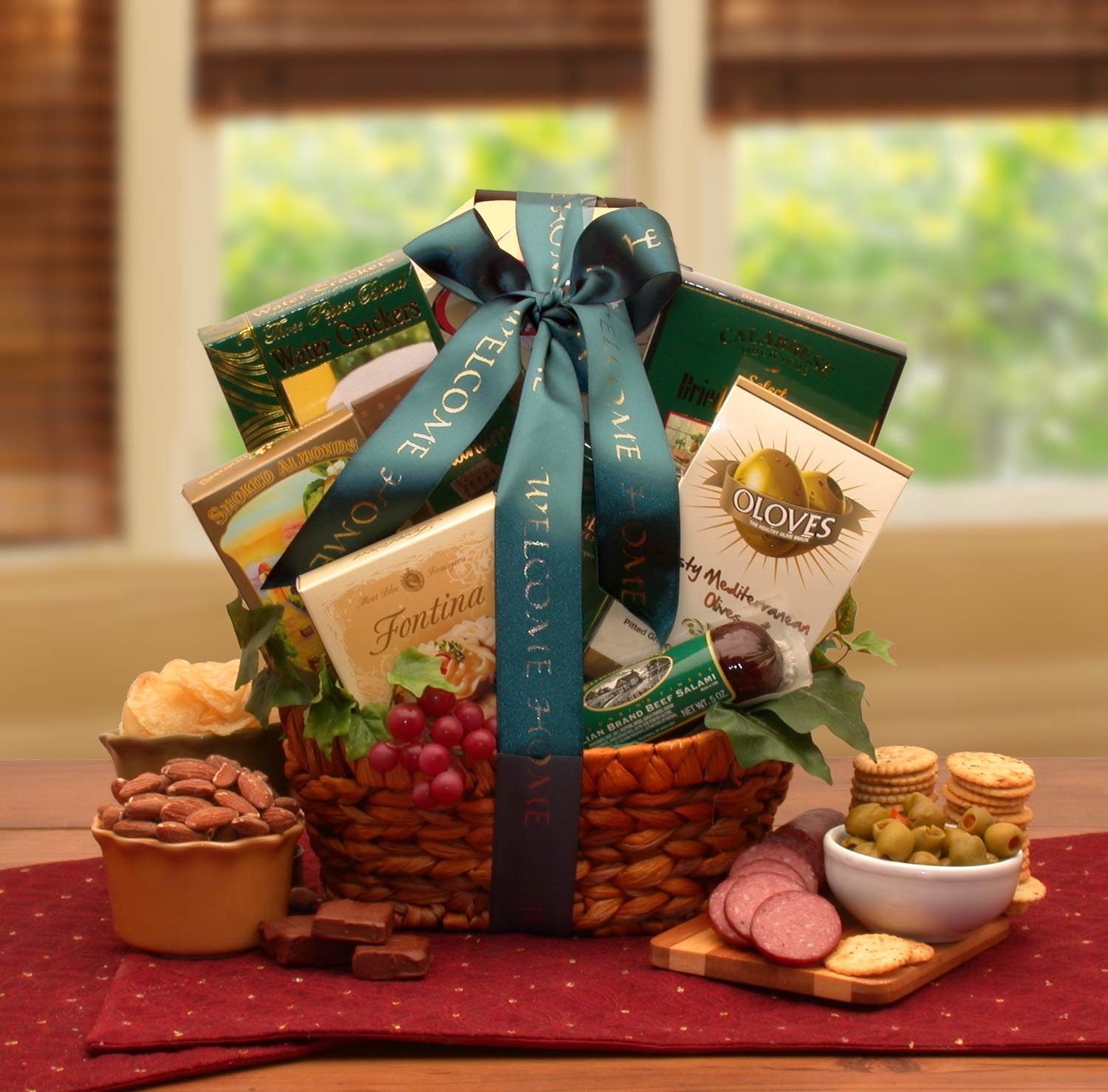 Premium Gourmet Gift Basket - Classic Assortment of Delicious Treats & Snacks - Perfect for Holidays, Corporate Gifts & Special Occasions