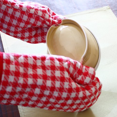 Arita Ware Kurutto Microwave Omelet Maker - Thin Red Ceramic Egg Cooker for Quick Breakfast & Healthy Meals | Perfect for Home, Office, or Dorm Use