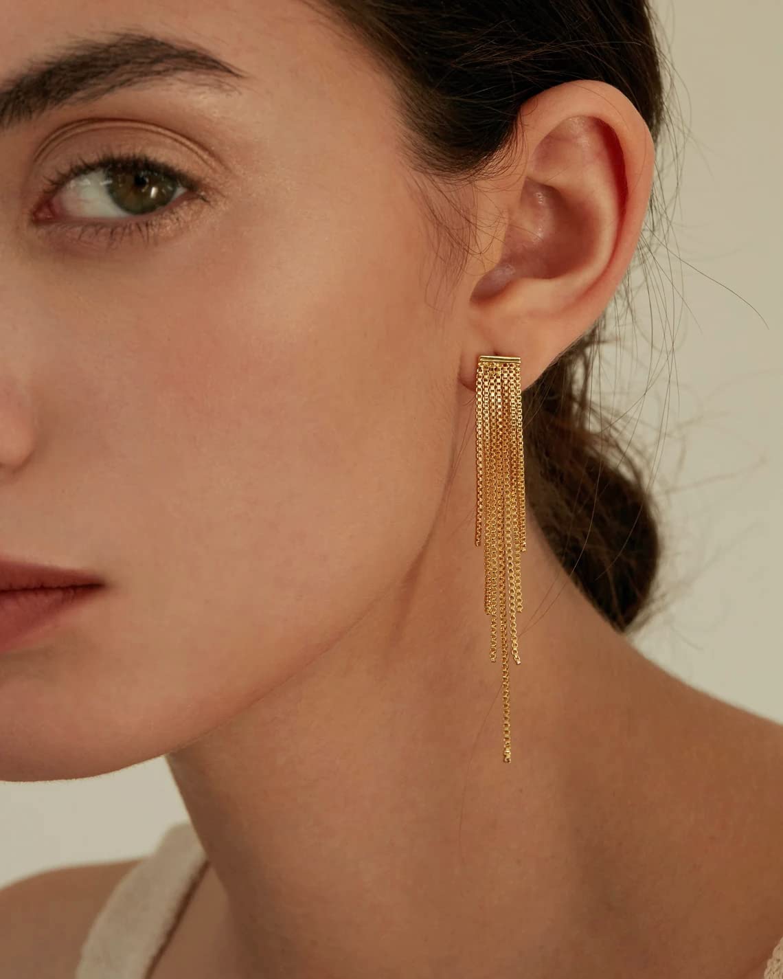 18K Gold Long Chain Tassel Drop Earrings for Women - Trendy Sleek Linear Fringe Dangle Earrings - Perfect for Parties, Weddings & Evening Events