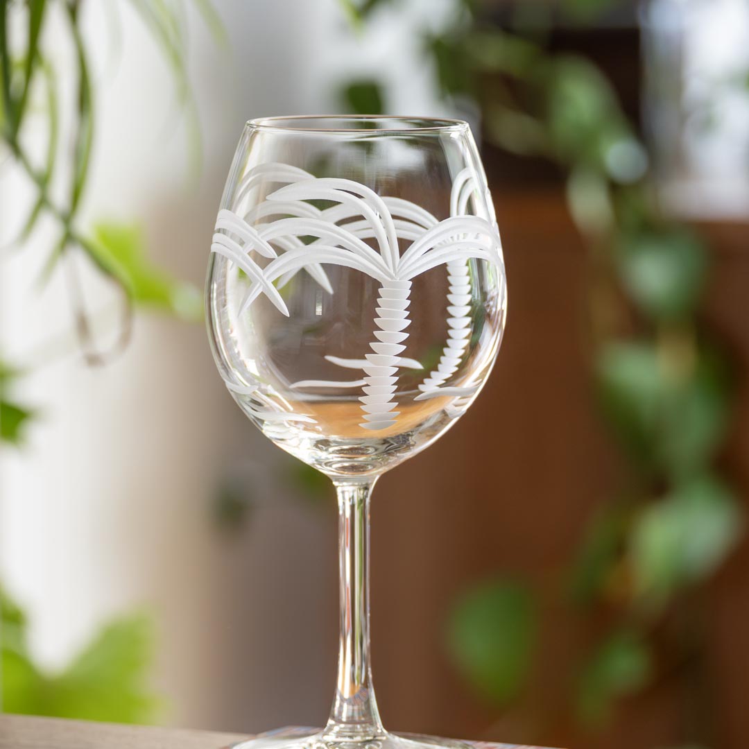 Premium 18oz Palm Tree Design Red Wine Glasses - Set of 4 | Shatter-Resistant Stemware for Tropical Parties, Beach Weddings & Summer Entertaining