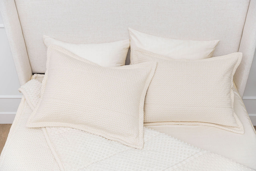 Luxury Satin Pillowcase for Hair & Skin - Mollie Silky Soft Cooling Pillow Cover - Perfect for Side Sleepers, Hot Sleepers & Anti-Aging Skincare Routine