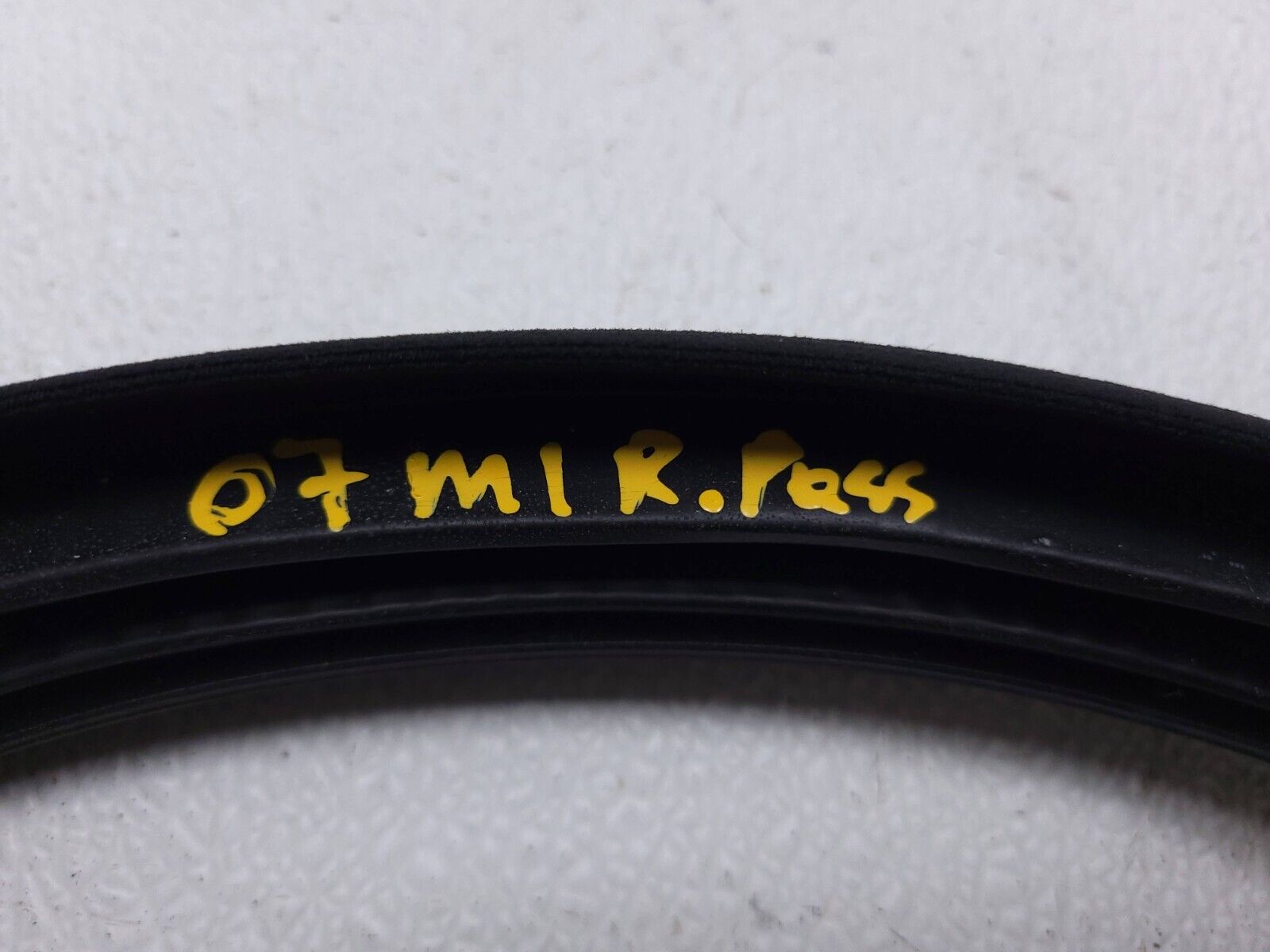 2006-2011 Mercedes ML500 Rear Right Passenger Side Door Weatherstrip Seal - OEM Replacement Part for Weather Protection & Noise Reduction | Perfect for Car Maintenance & Restoration Projects