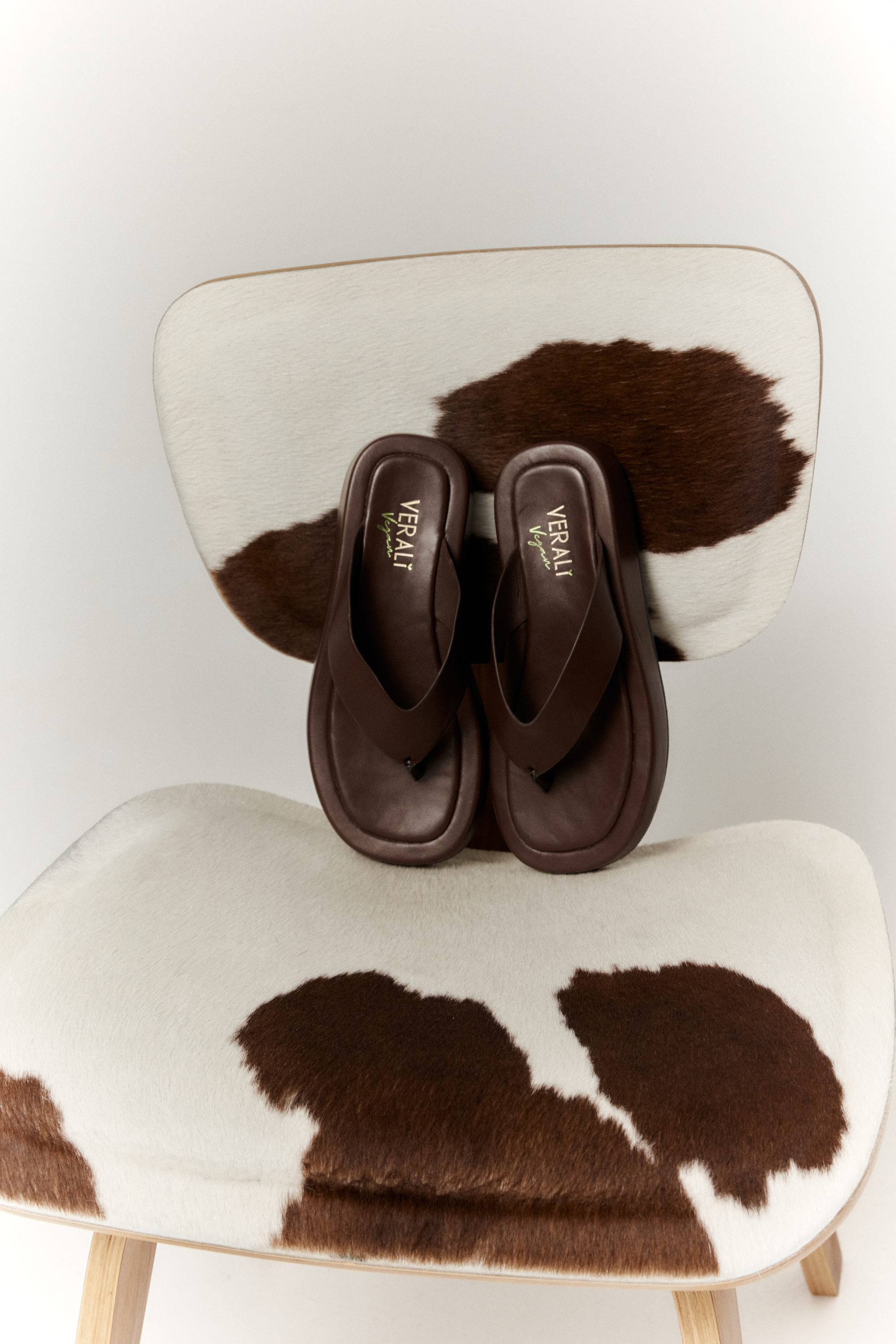 Bouncer II Flatform Thongs for Women - Chocolate Brown Sandals | Comfortable Summer Beach Slides, Poolside Flip Flops, Casual Outdoor Footwear