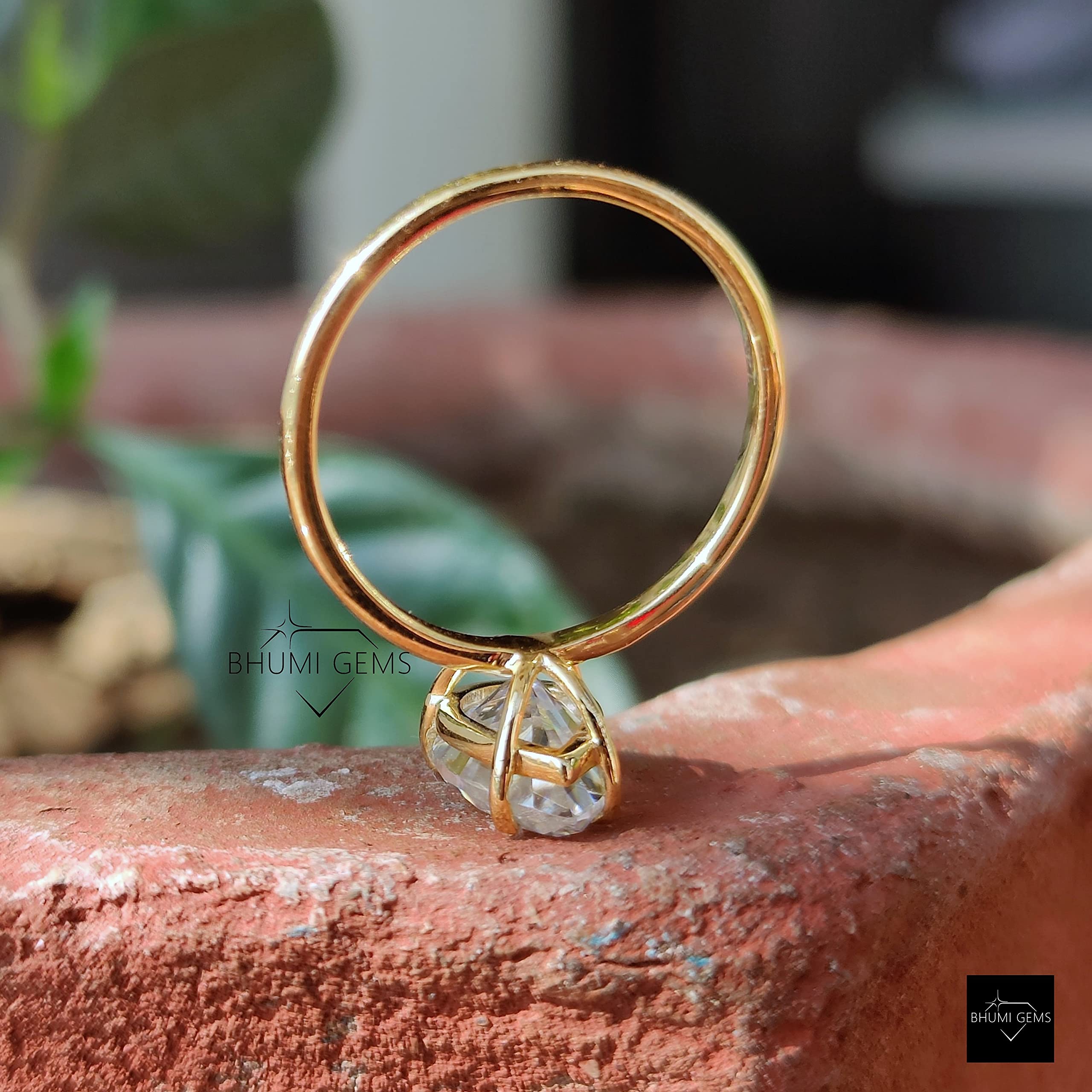 3CT Pear Cut Moissanite Engagement Ring - 10K Solid Gold Wedding Band for Women, Dainty Minimalist Bridal Jewelry Set, Diamond Anniversary Promise Ring Gift for Her - Perfect for Proposals, Weddings & Special Occasions