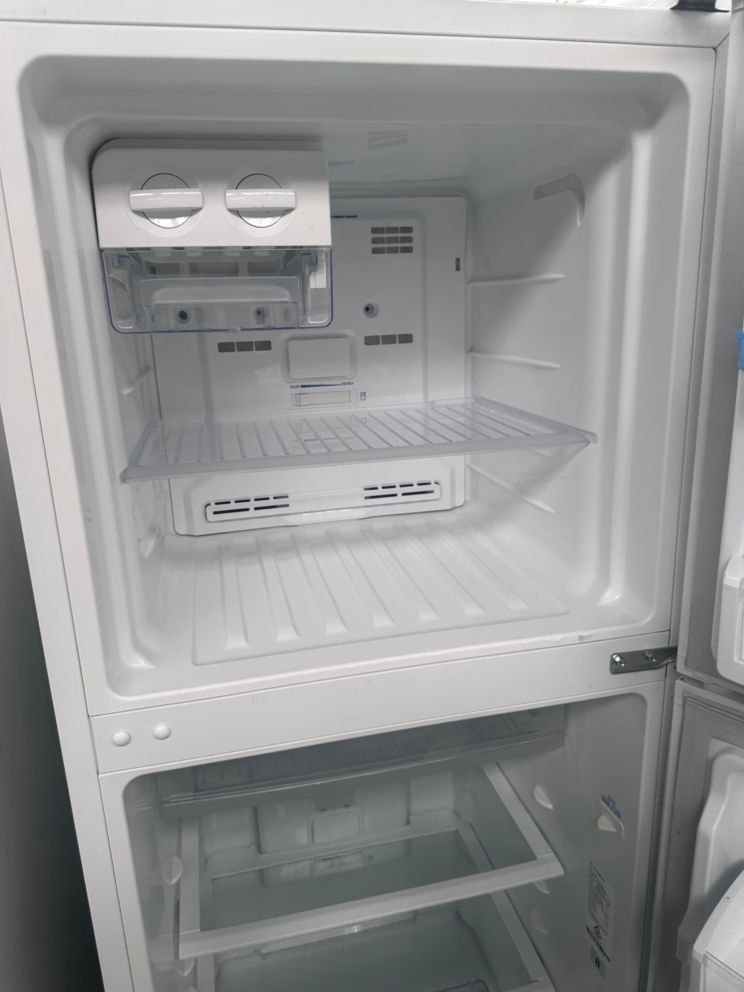 Westinghouse 280L Top Mount Refrigerator - Energy Efficient, Spacious Freezer & Fresh Food Storage - Perfect for Apartments, Small Kitchens & Office Break Rooms (Certified Refurbished)