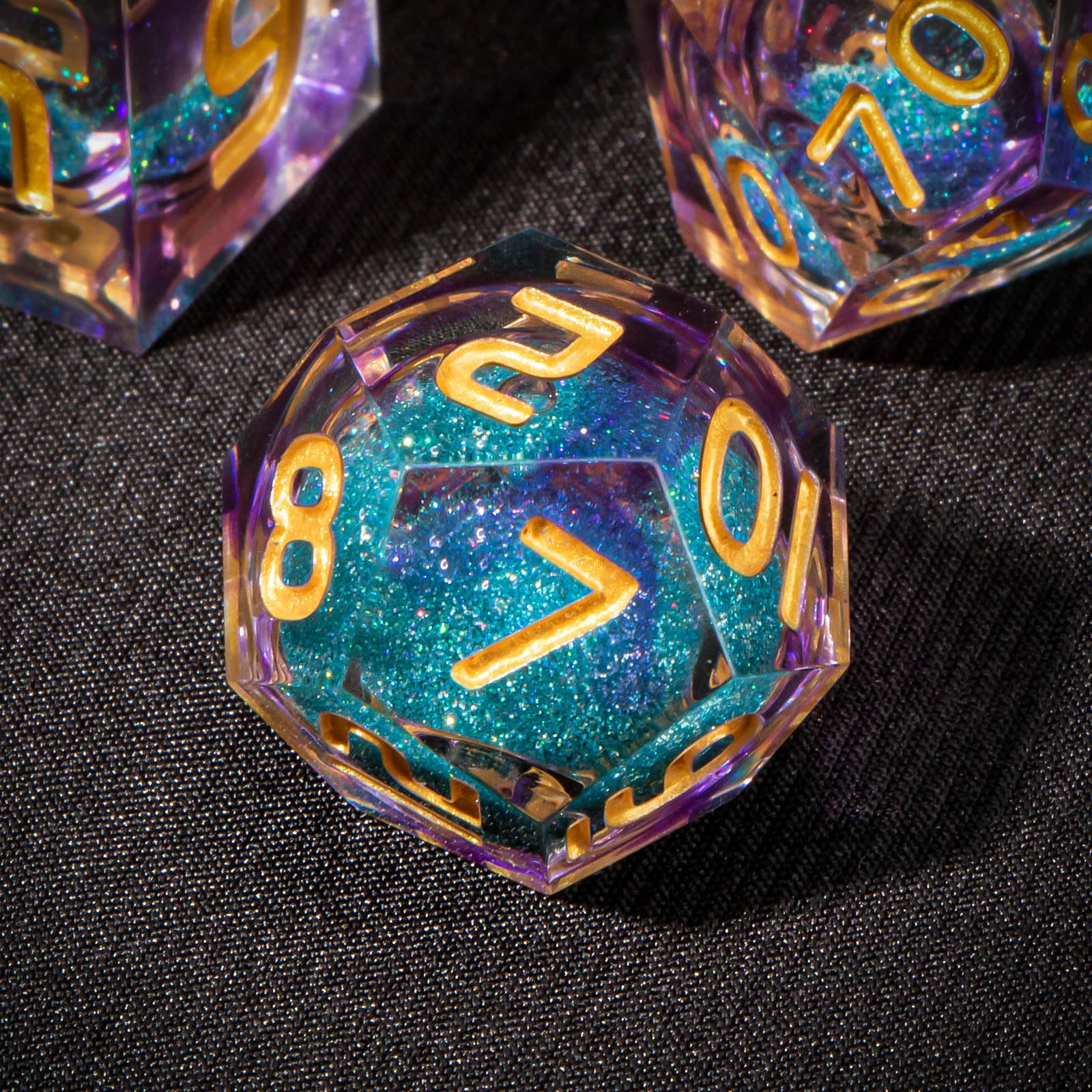 OUKELANWO Liquid Core Sharp Edge Resin D&D Dice Set - 7 Piece Polyhedral Dungeons and Dragons Dice with D20, D12, D10, D8, D6, D4 - Vibrant Purple & Blue RPG Dice for Tabletop Gaming, DND Campaigns, and Role Playing Adventures