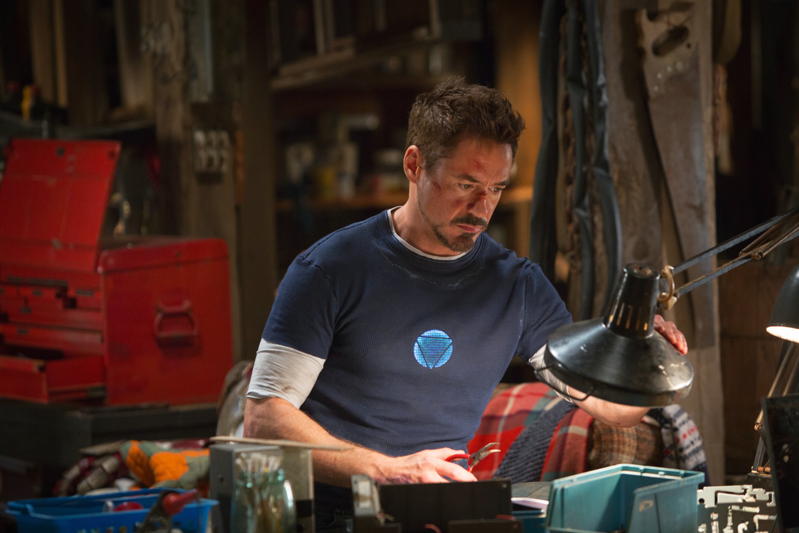 Iron Man 3 Action Figure - Collectible Marvel Superhero Toy for Kids & Adults | Perfect for Display, Gifts, and Role Play Scenes