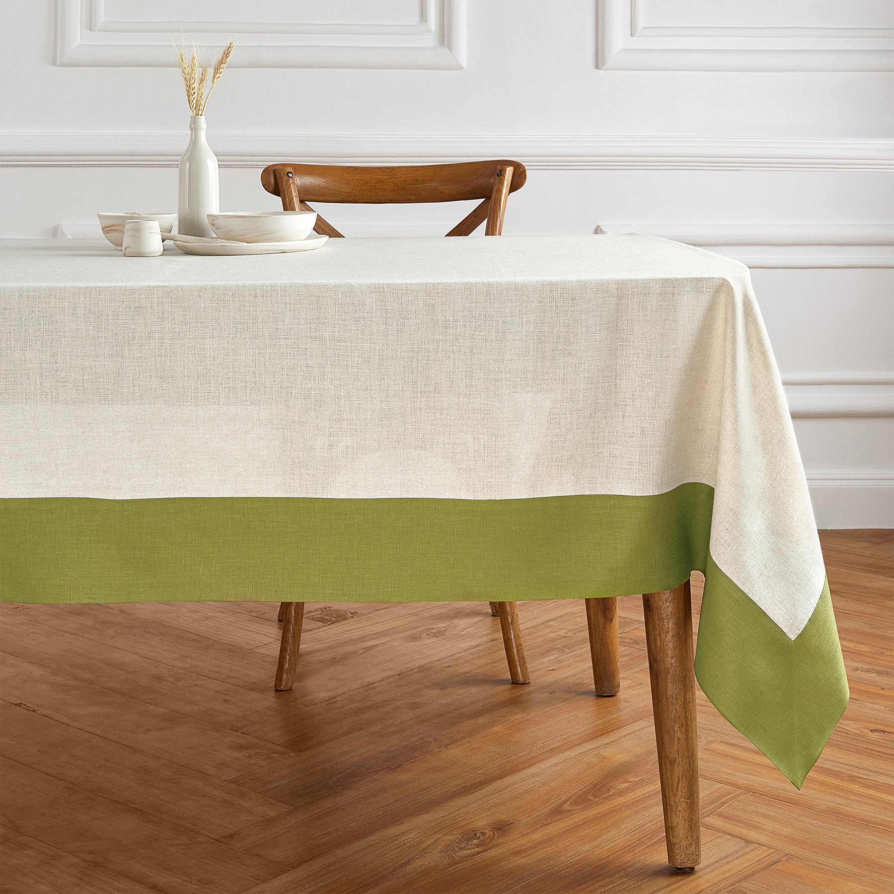 Stylish Contempo Tablecloth - Waterproof & Wrinkle-Free - Perfect for Dining, Parties & Home Decor