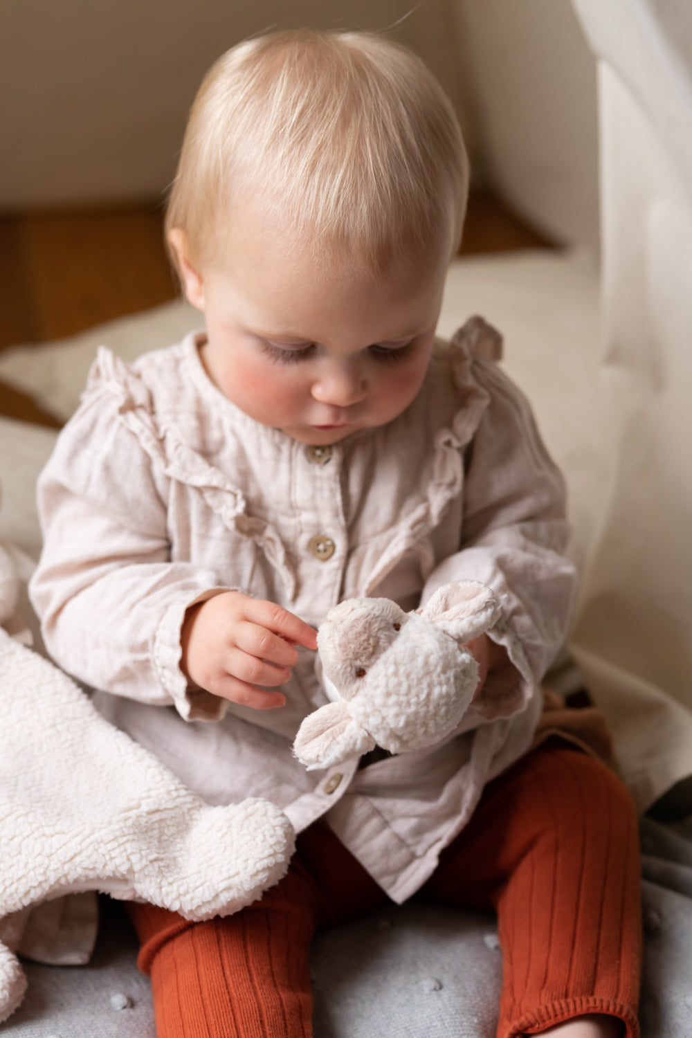 Sophie the Giraffe Baby Teether Toy - Natural Rubber Chewable Rattle for Infants & Toddlers - Perfect for Soothing Teething Pain & Sensory Play