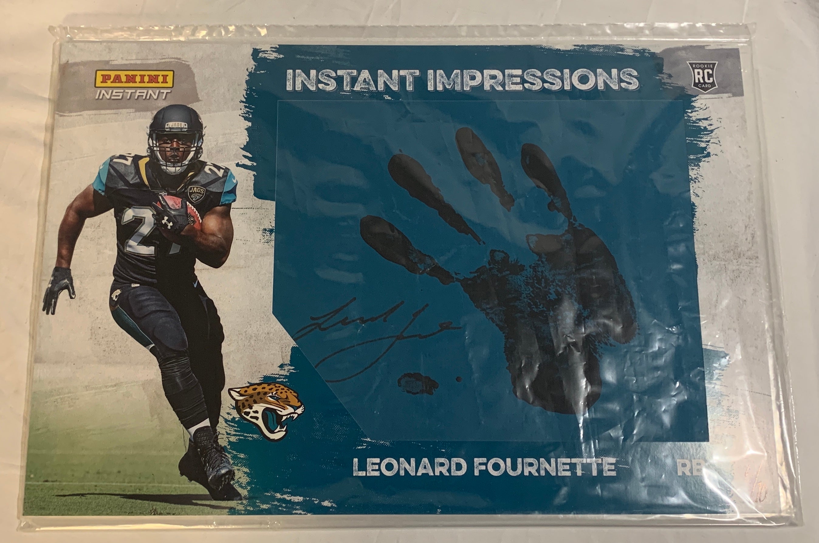 Leonard Fournette Autographed 6/10 Rookie Card - Panini Instant Impressions Super Bowl Champion Collectible - Perfect for NFL Memorabilia Collections & Sports Fan Gifts