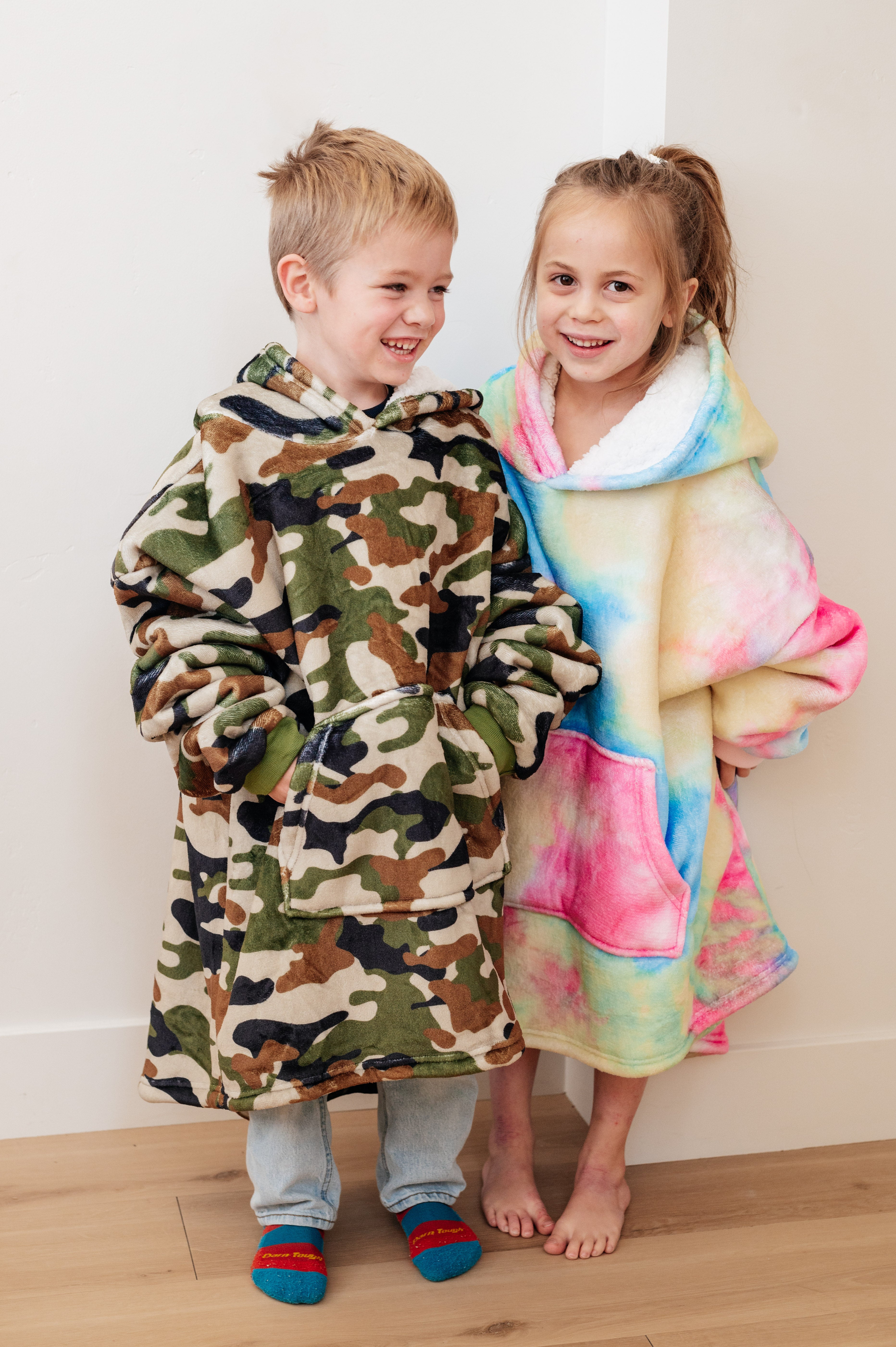 Kids Oversized Hoodie Blanket in Camo Print - Cozy Fleece Wearable Blanket for Boys & Girls - Perfect for Sleepovers, Movie Nights and Winter Lounging