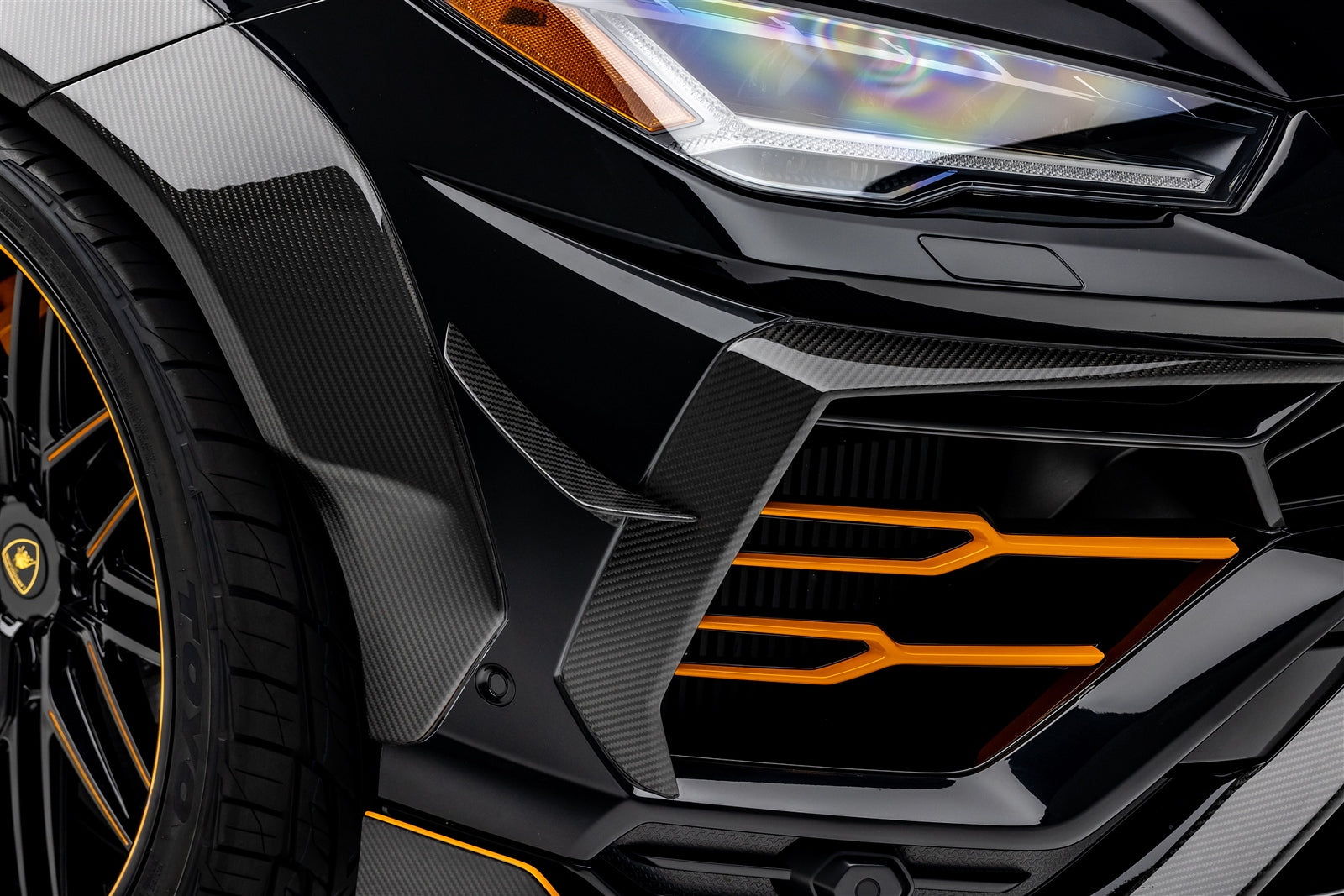Lamborghini Urus Rampante Edizione Program - Luxury SUV Car Model for Collectors & Display | Perfect for Home Decor, Office Display & Car Enthusiast Gifts