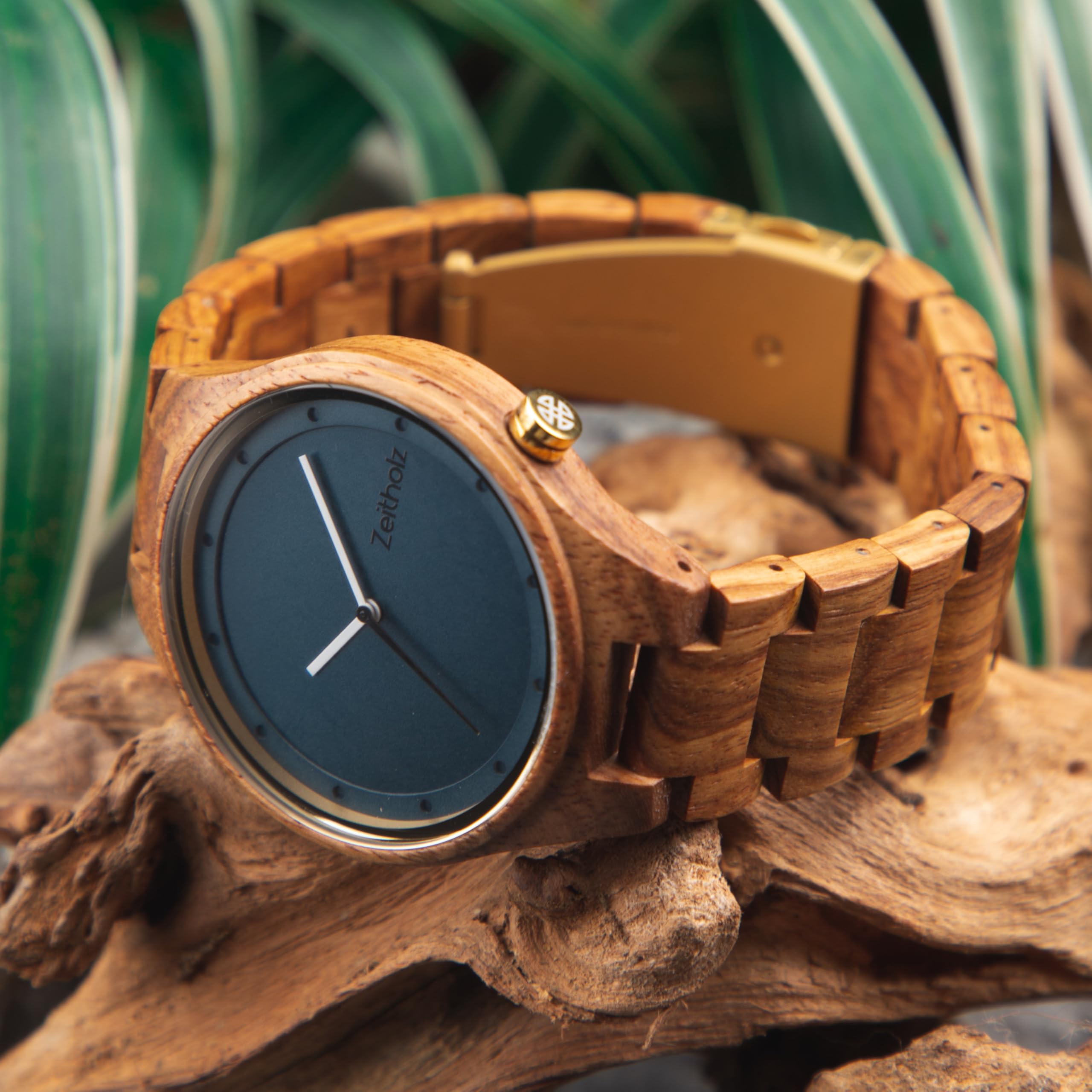 Zeitholz Men's Wooden Watch - 42mm Big Face Analog Wood Watch with Japanese Quartz Movement - 100% Natural Wood - Perfect Gift for Him - Ideal for Casual Wear, Outdoor Adventures & Special Occasions