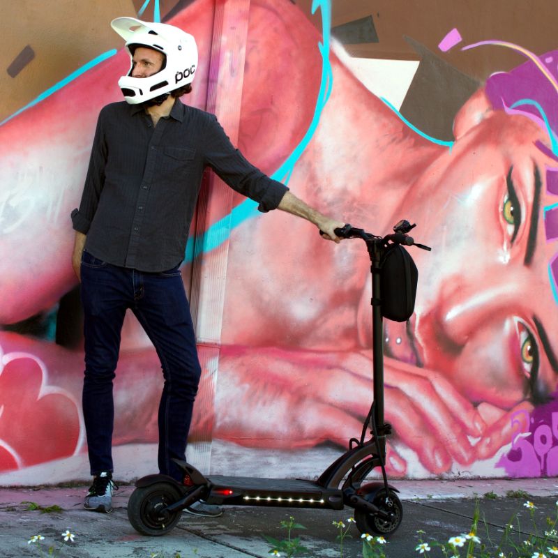 MANTIS 8 PRO Fluid Edition - High-Performance Electric Scooter for Adults | Perfect for Urban Commuting & Last-Mile Transportation
