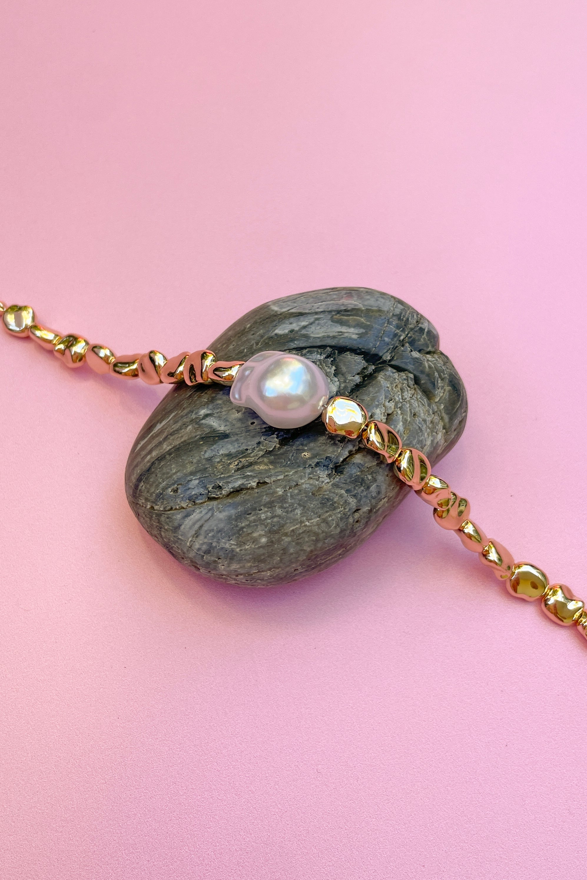 Elegant Gold Shell Bracelet for Women - Handmade Beach Jewelry - Perfect for Summer, Vacation & Boho Style Outfits