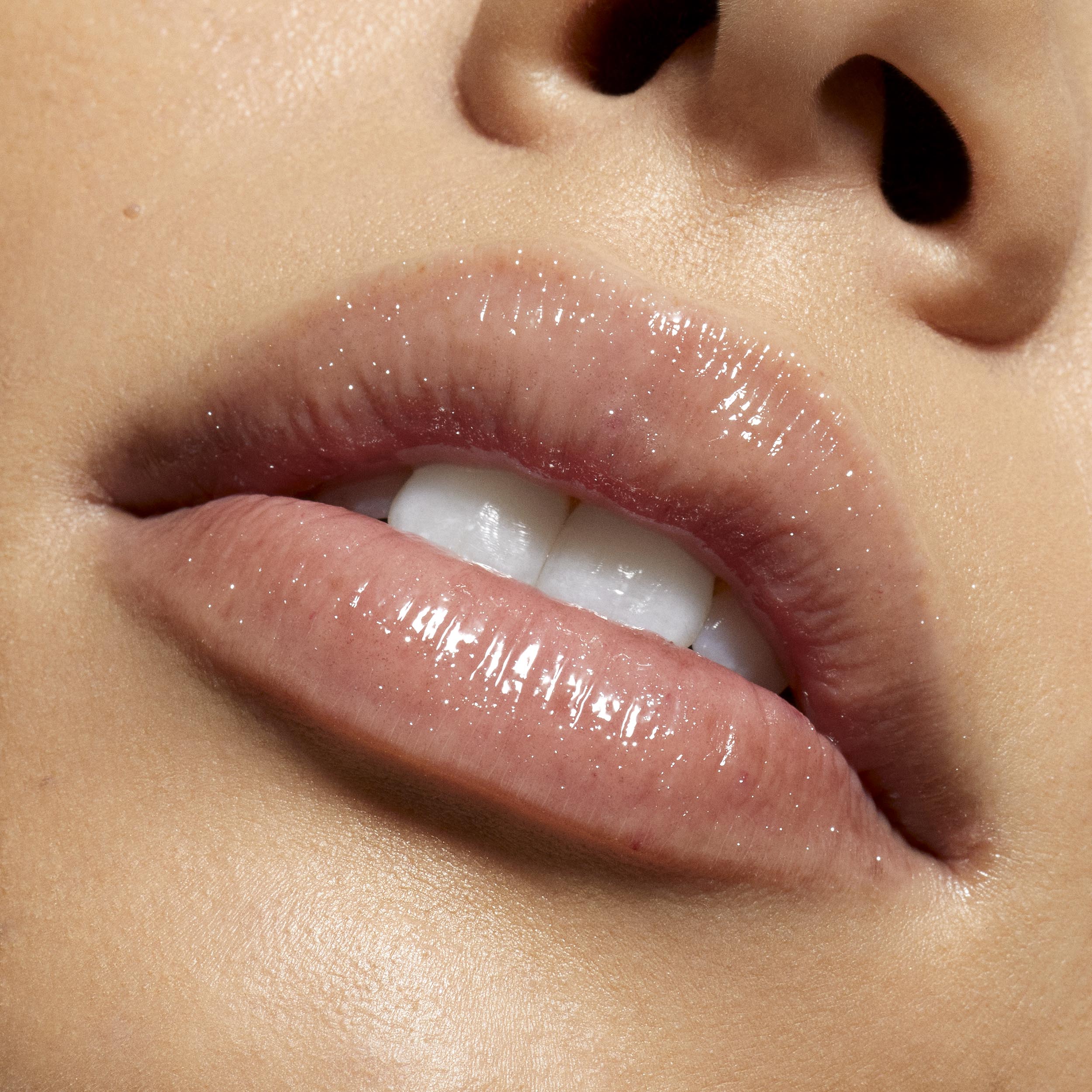 Supple Kiss Lip Glaze - Hydrating & Shiny Lip Gloss for All-Day Wear | Perfect for Date Night, Parties & Everyday Makeup Looks
