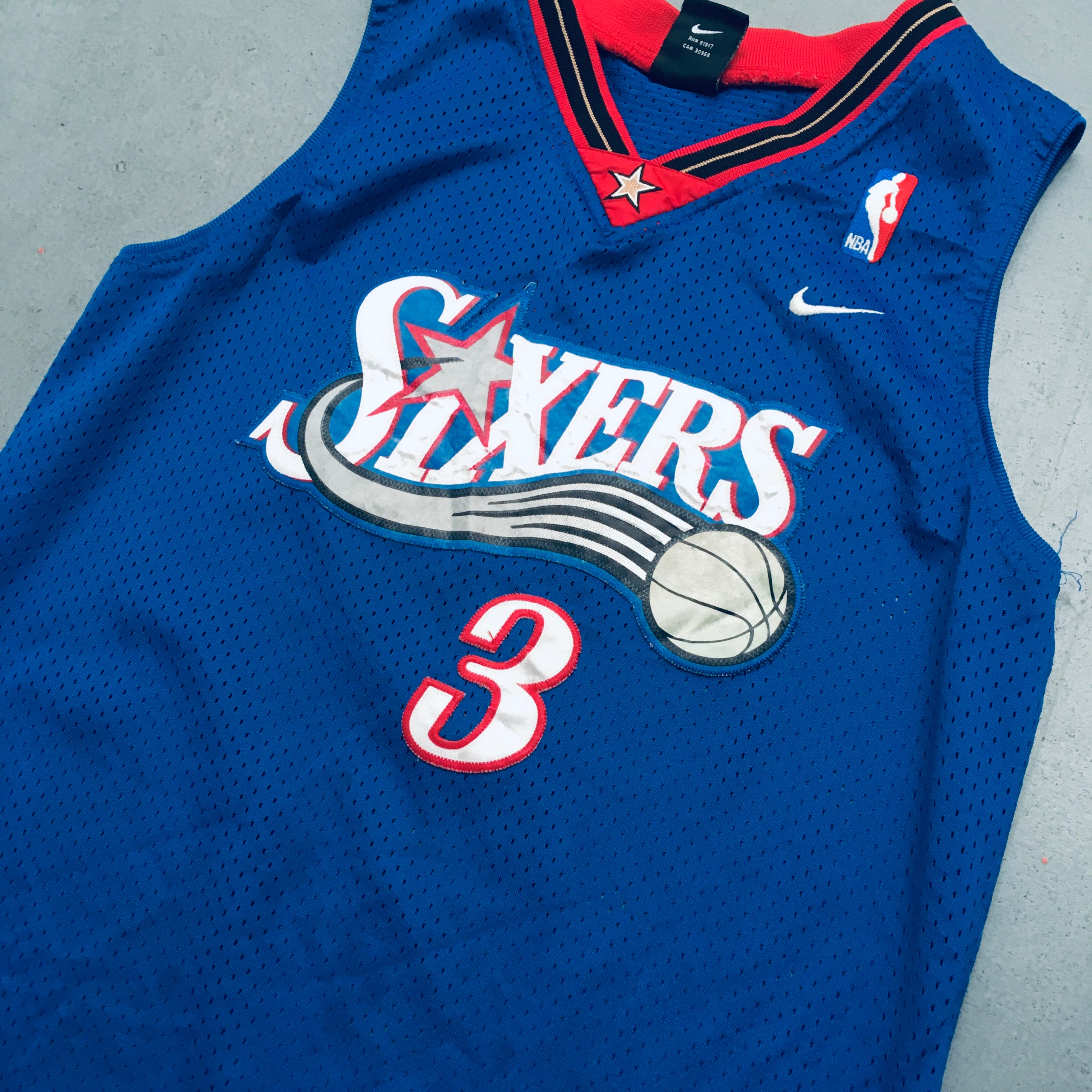 Authentic Philadelphia 76ers Allen Iverson 1997-98 Blue Nike Stitched NBA Jersey - XS Size - Perfect for Game Day, Collecting & Basketball Fans