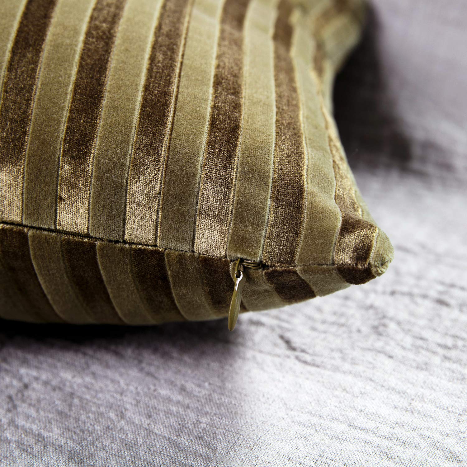 Elegant Life Home 2-Pack Velvet Throw Pillow Covers - Soft Striped Decorative Cushion Cases for Sofa, Bed & Car (14x20 Inch, Golden) | Perfect for Living Room Decor, Bedroom Accents & Vehicle Comfort
