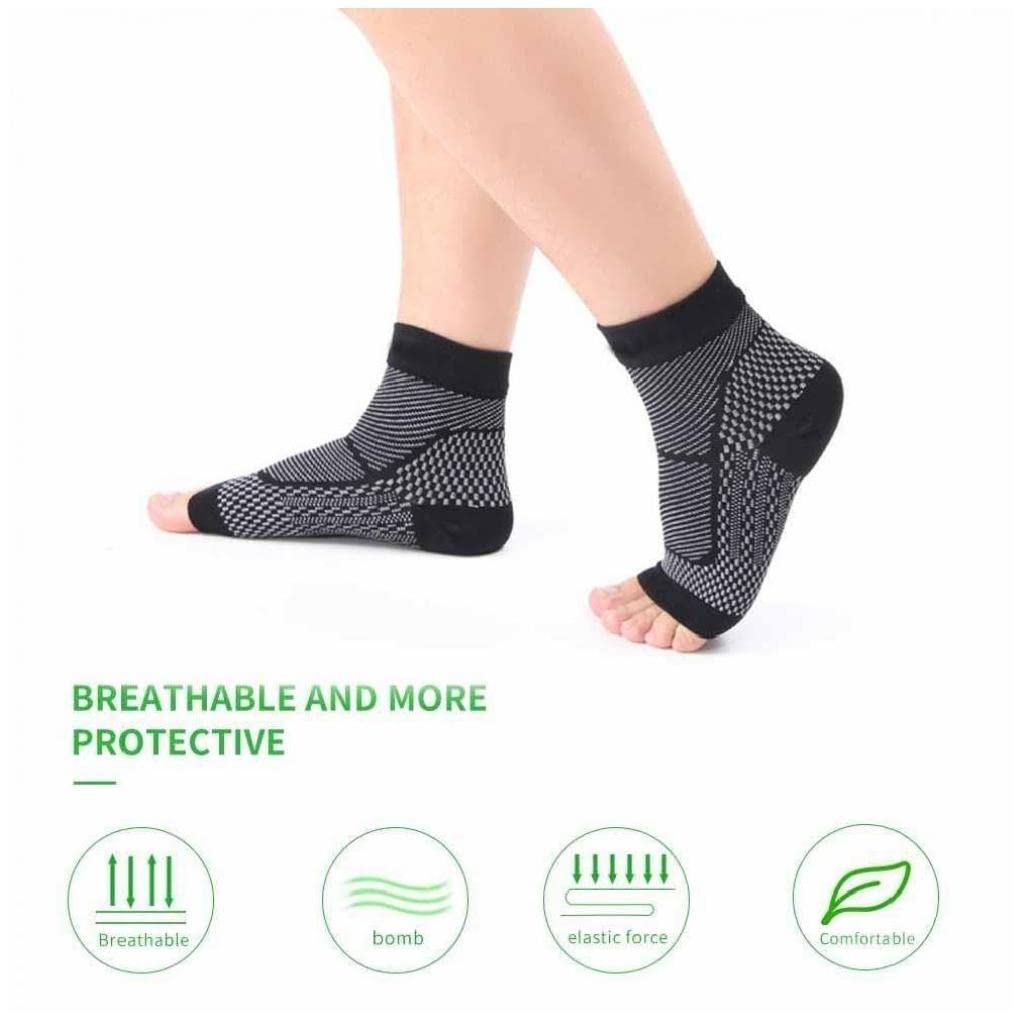 Plantar Fasciitis Socks for Men & Women - Compression Foot Sleeves for Sports, Arthritis Pain Relief & Ankle Support - Black (1 Pair) - Ideal for Running, Walking & Everyday Comfort