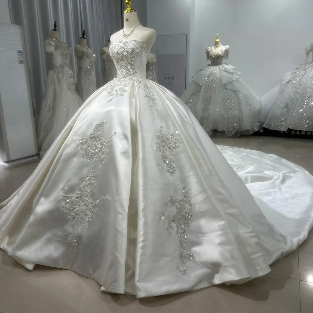 Luxury Sleeveless Satin Ball Gown Wedding Dress - Backless Princess Gown for Brides, Prom, Evening Gala & Formal Events