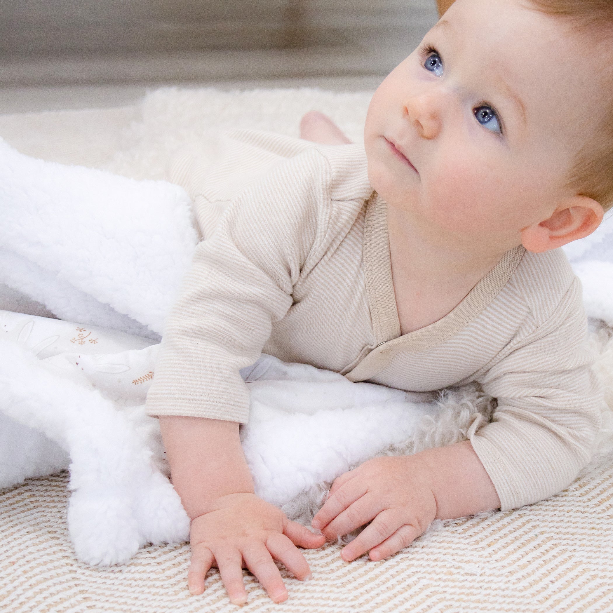 Bunny Dreams Reversible Fleece Cuddle Blanket - Soft Cozy Flannel Throw for Adults & Kids - Perfect for Bed, Sofa, and Travel