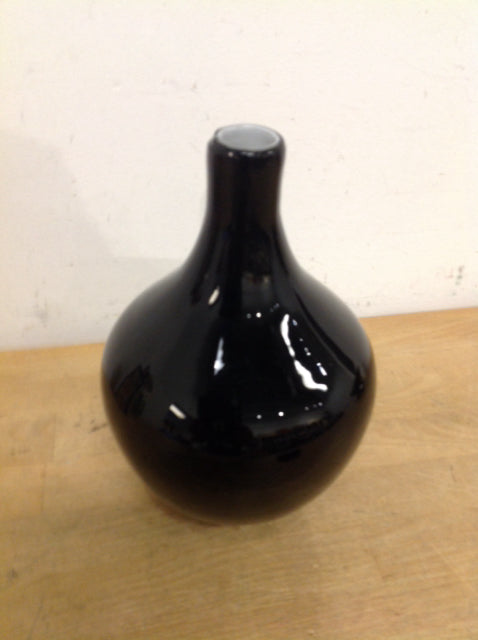 9 Inch Black Ceramic Vase for Home Decor, Wedding Centerpiece, and Tabletop Display - Elegant Modern Flower Vase for Living Room, Dining Table, and Office Desk