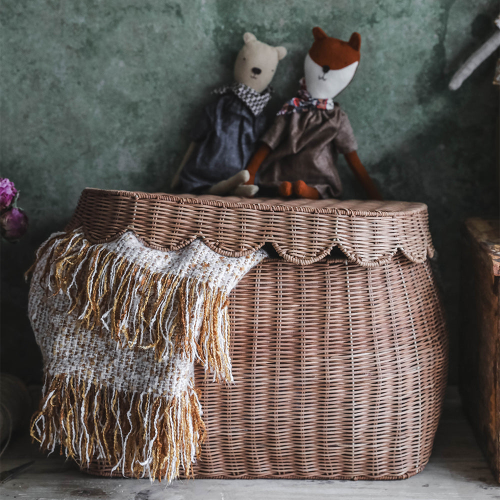 Sage Scalloped Storage Basket with Lid - Woven Decorative Organizer for Home, Office & Nursery - Perfect for Blankets, Toys & Clutter Control