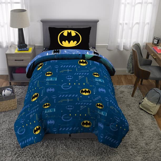 Batman Twin/Full Comforter Set with 3-Piece Sheet Set - Superhero Bedding for Kids & Teens - Perfect for Themed Bedrooms, Sleepovers, and Batman Fans