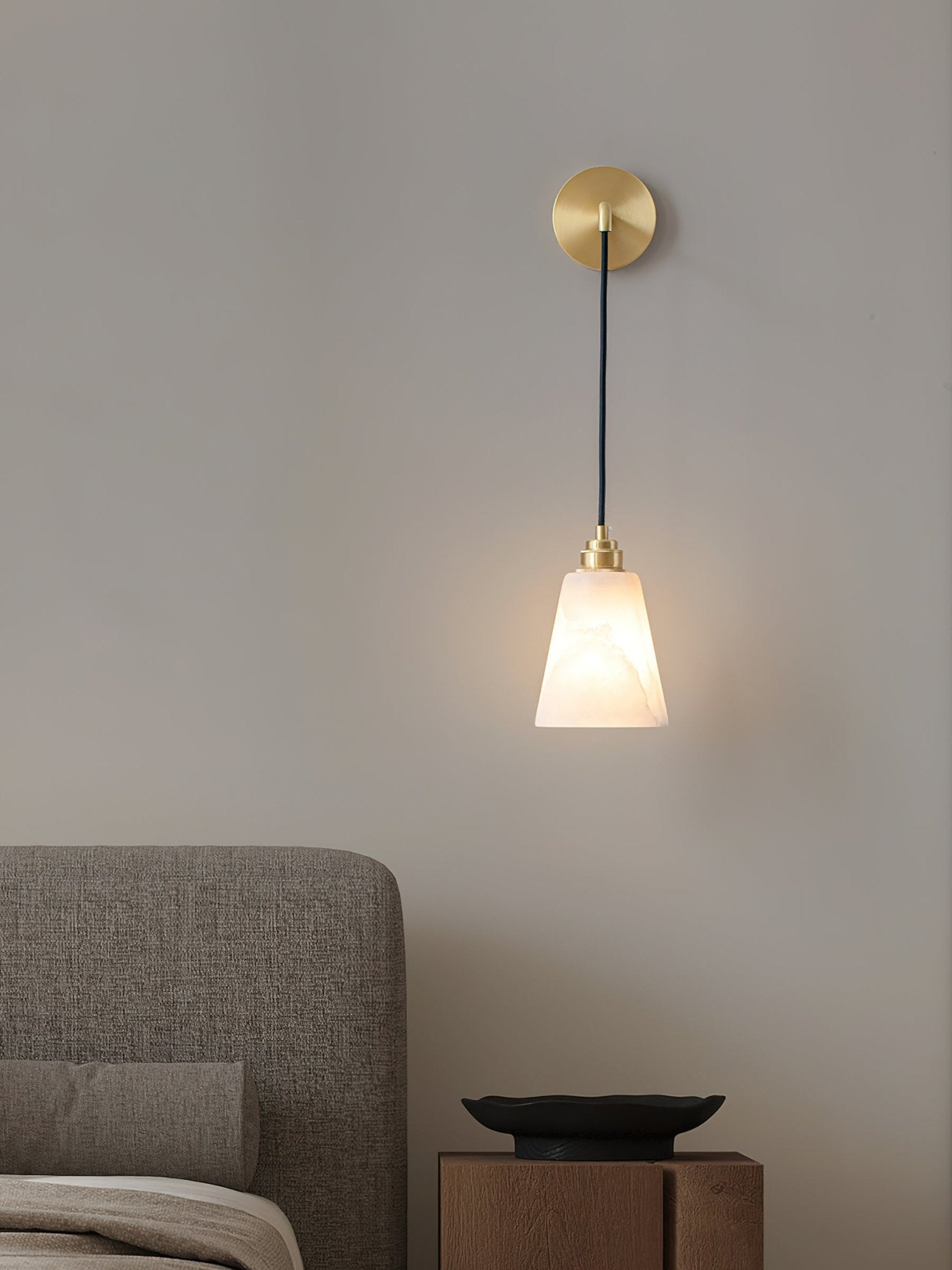 Elegant Droplet Alabaster Wall Lamp - Modern Minimalist Sconce Lighting for Bedroom, Living Room & Hallway - Soft Ambient Light Fixture