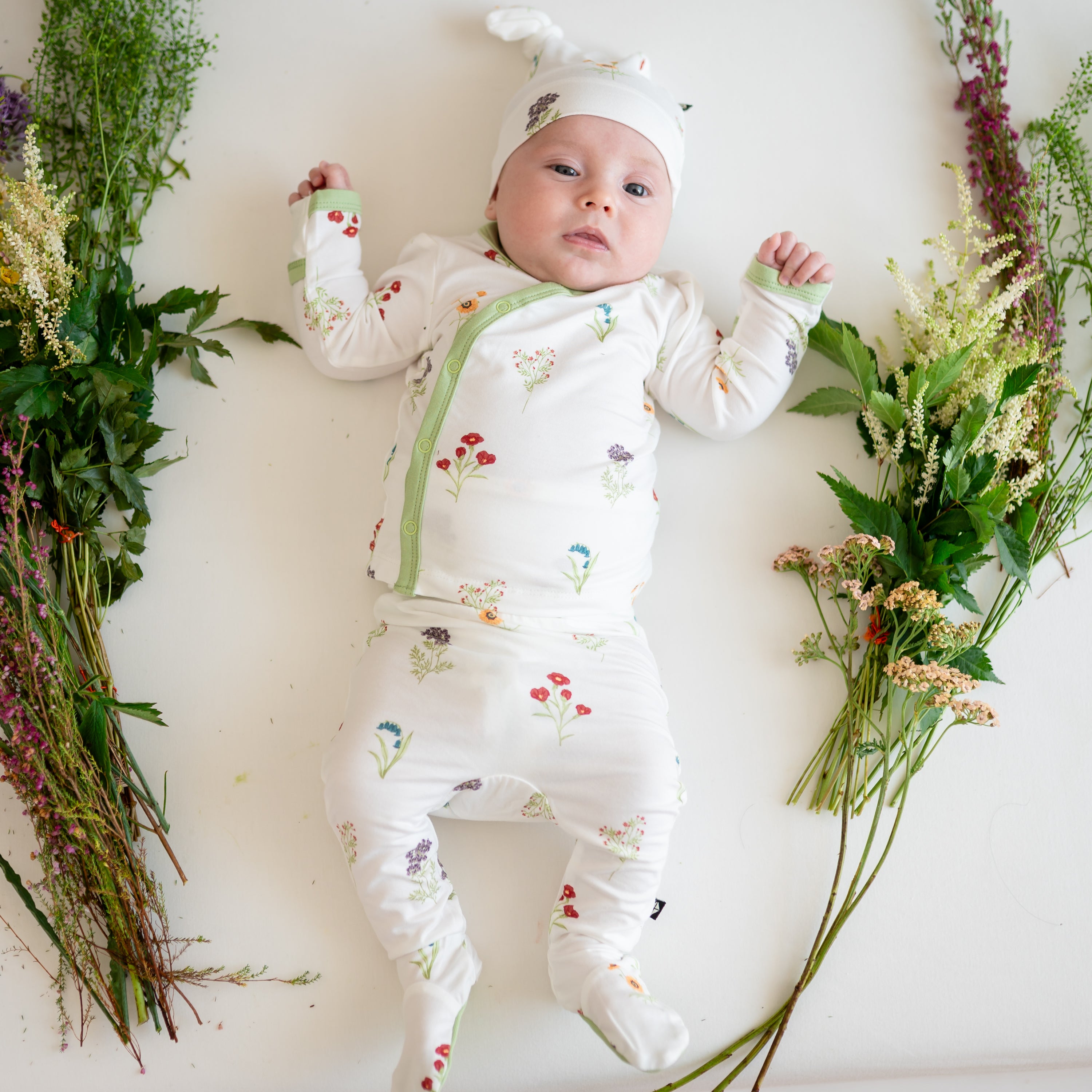 Wildflower Print Take Me Home Set with Matching Cap - Perfect for Travel, Picnics, and Outdoor Adventures