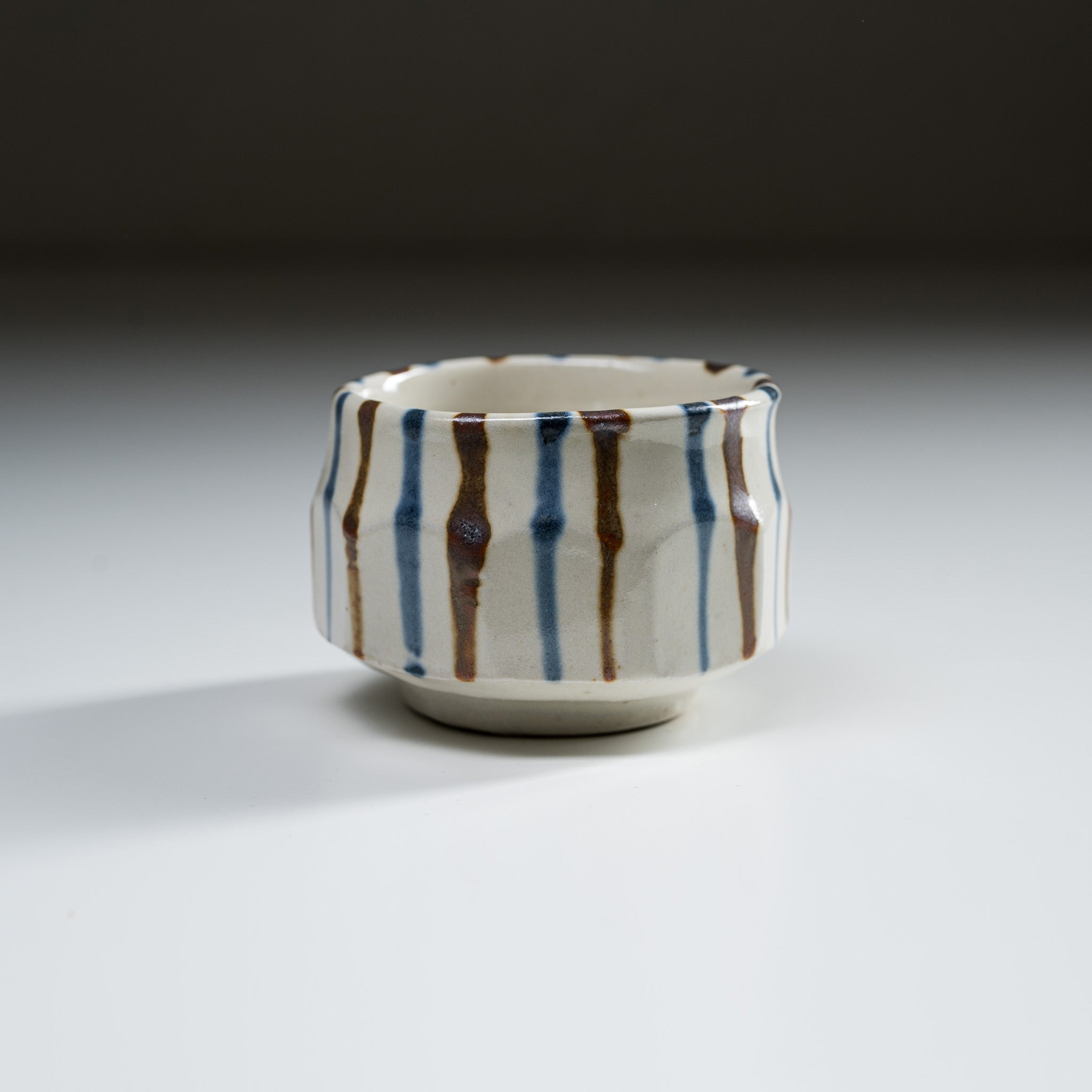 Handcrafted Mino Ware Pottery Sake Cup & Teacup - Traditional Japanese Tokusa Design - Authentic Minoyaki Guinom - Perfect for Sake Tasting, Tea Ceremonies & Home Decor
