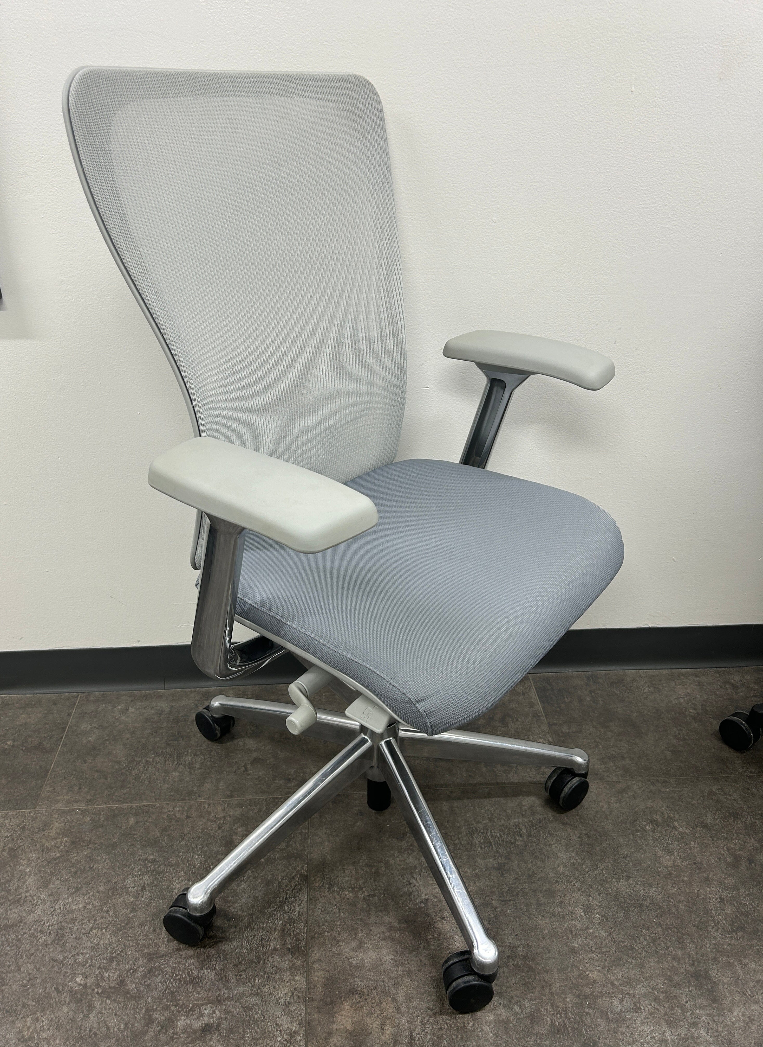 Haworth Zody Ergonomic Office Chair - Used High-Quality Mesh Back Executive Chair for Home & Office Workspace - Comfortable Adjustable Lumbar Support Task Chair for Long Hours Sitting