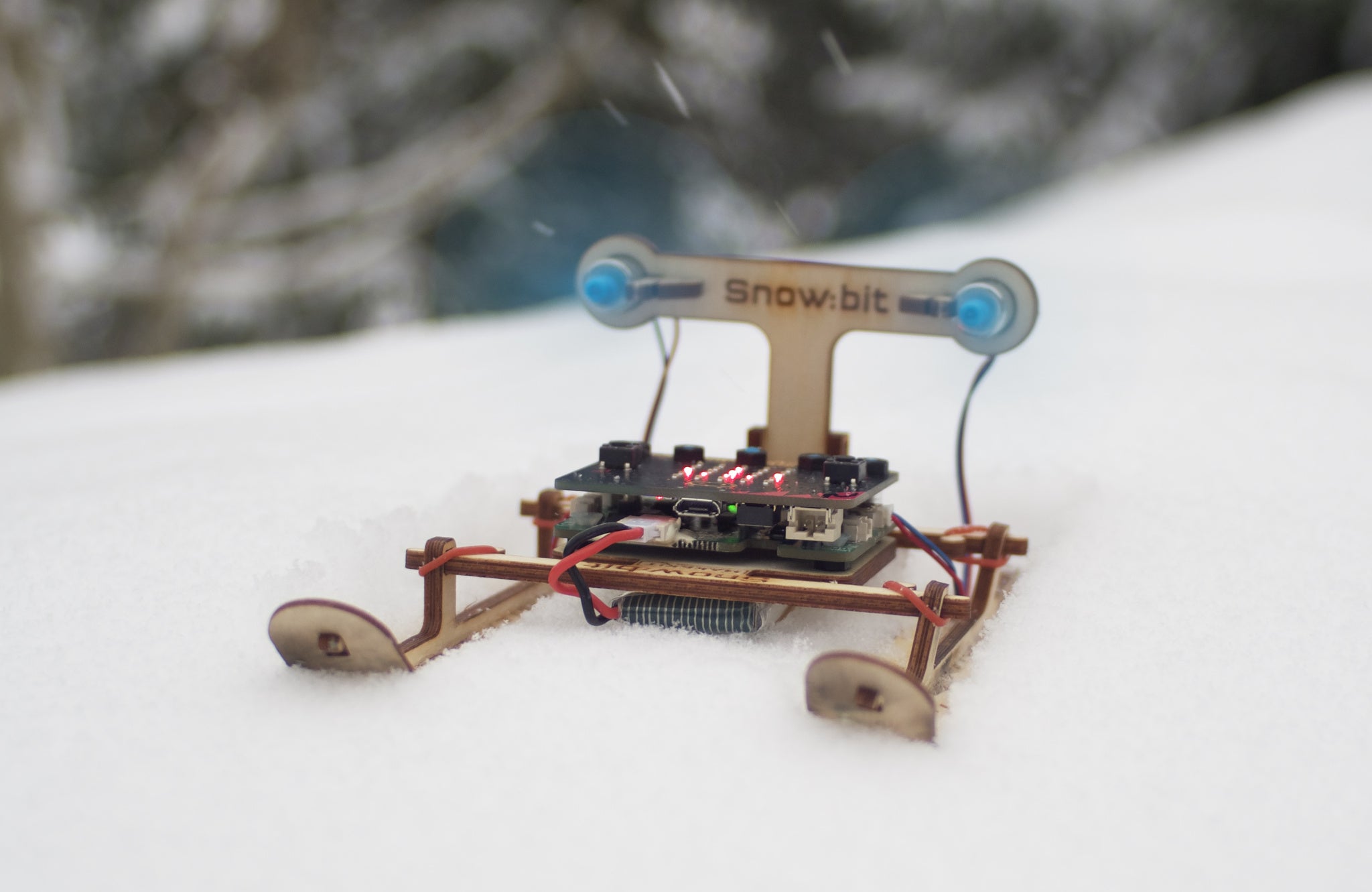 micro:bit Snow:bit Add-on Board - STEM Coding & Winter Projects for Kids | Perfect for Holiday Science Experiments & Snowflake Simulations