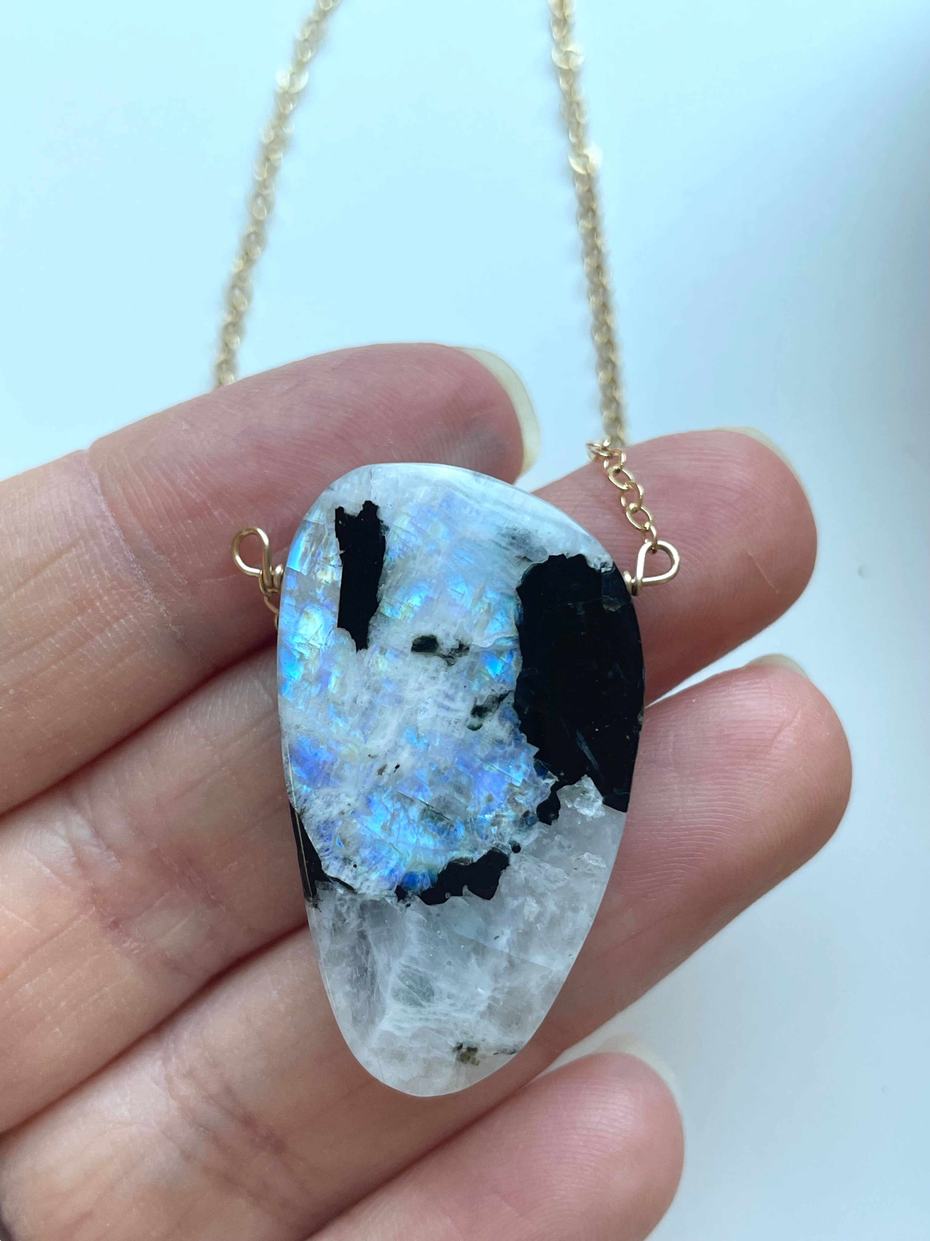 Moonstone Pendant Necklace - 14K Gold Filled Jewelry for Women - Elegant Healing Crystal Gift for Birthday, Anniversary & Everyday Wear