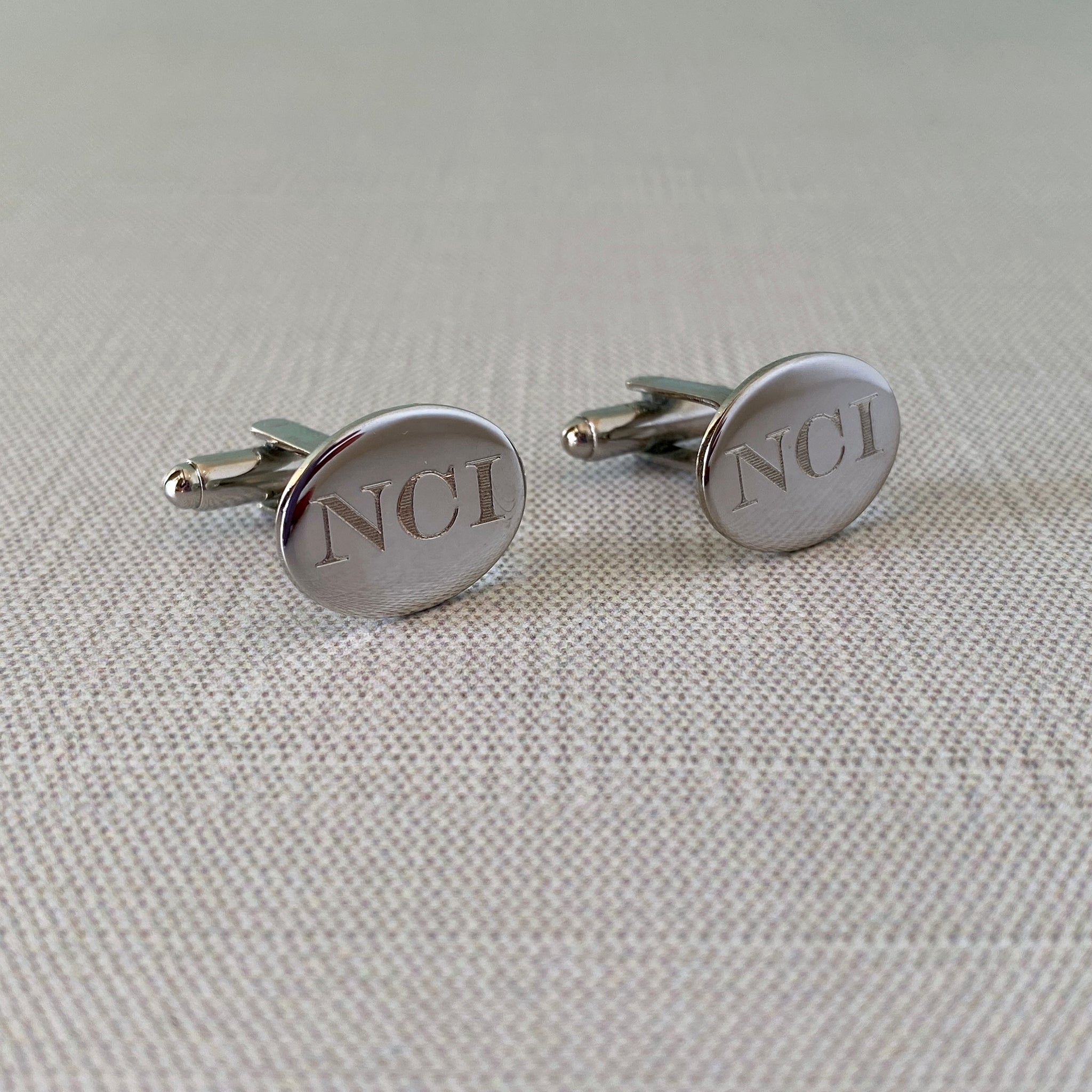 Elegant Silver Plated Polished Oval Cufflinks for Men - Perfect for Weddings, Business Attire & Formal Events