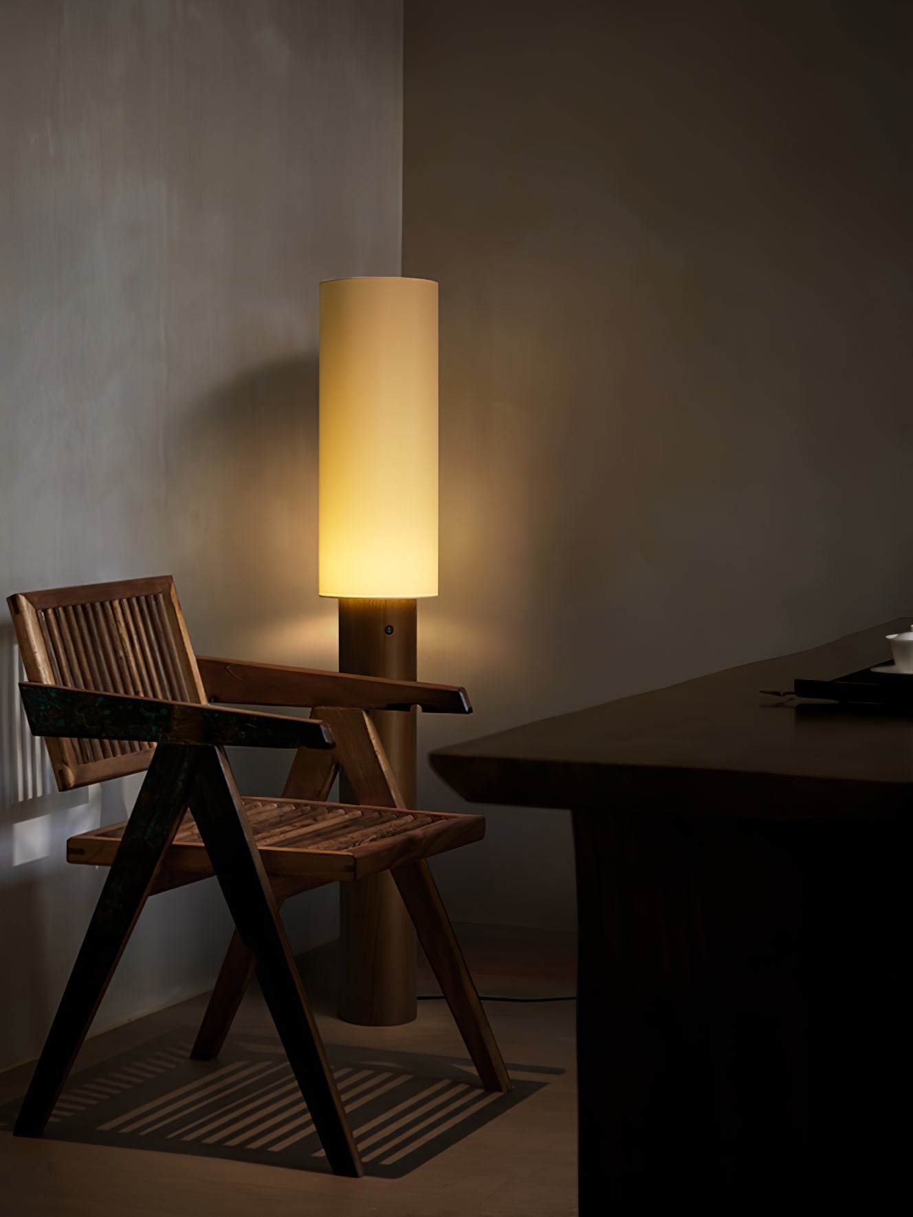 Elara Modern Wood Floor Lamp - Adjustable Height Standing Light for Living Room, Bedroom & Office - Warm White LED Reading Light with Remote Control - Perfect for Cozy Nights & Home Decor