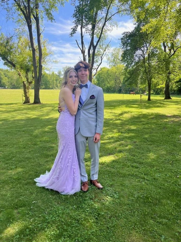 Elegant Lilac Mermaid Prom Dress with Spaghetti Straps & Lace Details – Perfect for Formal Dances, Evening Galas, and Special Occasions