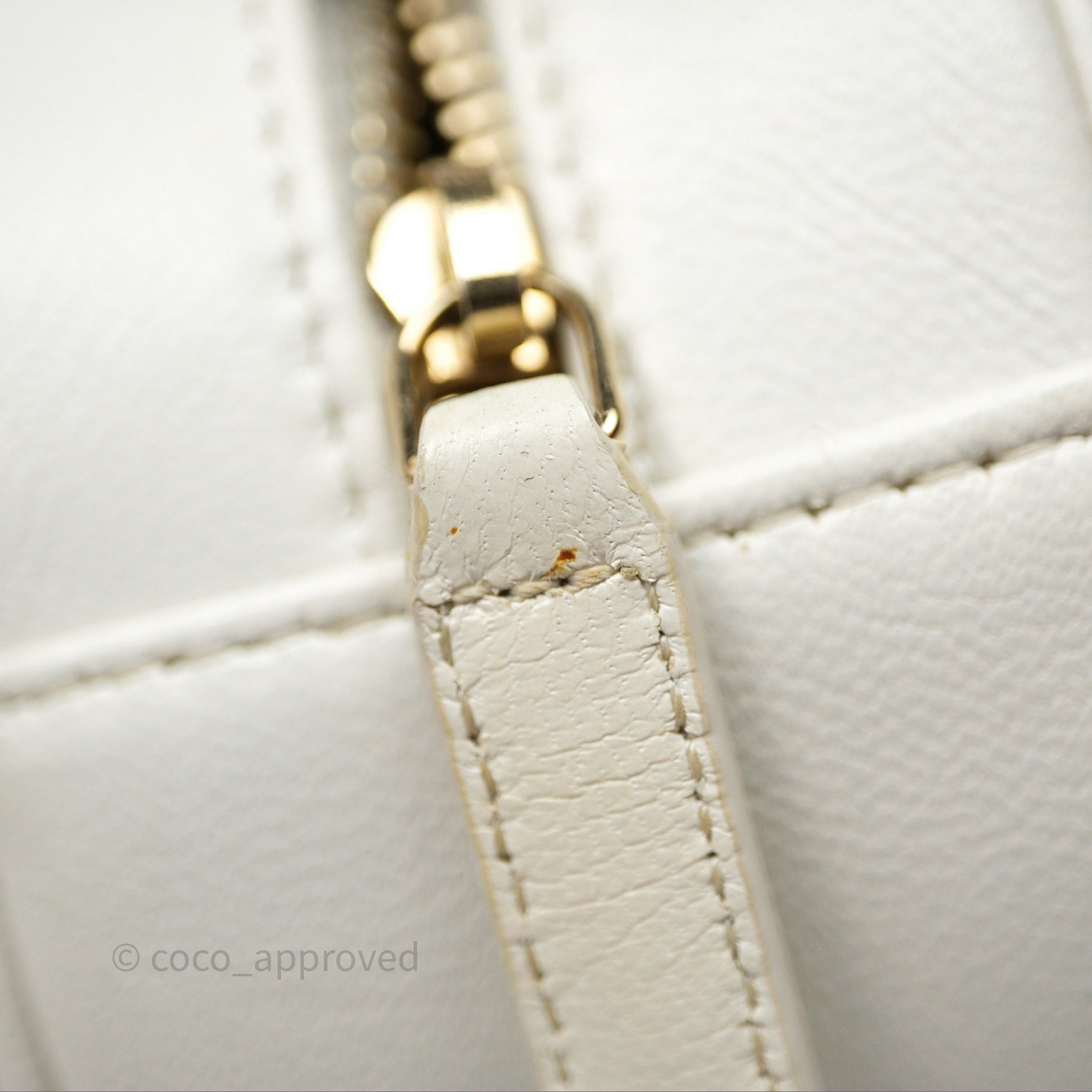 Chanel 19 Round Clutch With Chain - White Calfskin Leather Crossbody Bag Mixed Gold/Silver Hardware - Perfect for Evening Parties & Special Occasions