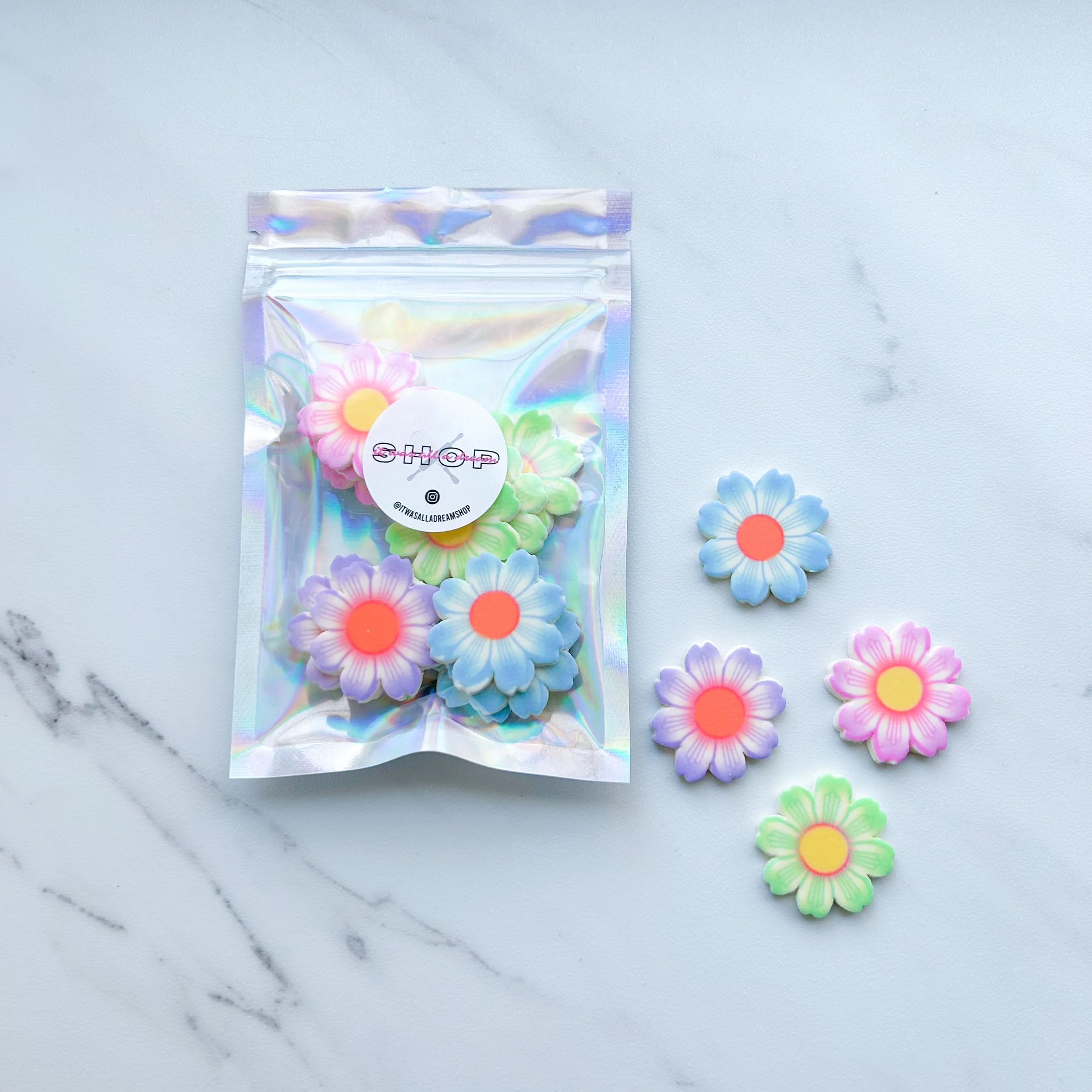 Edible Daisy Decorations for Cakes & Desserts - Perfect for Birthday Parties, Weddings & Special Events