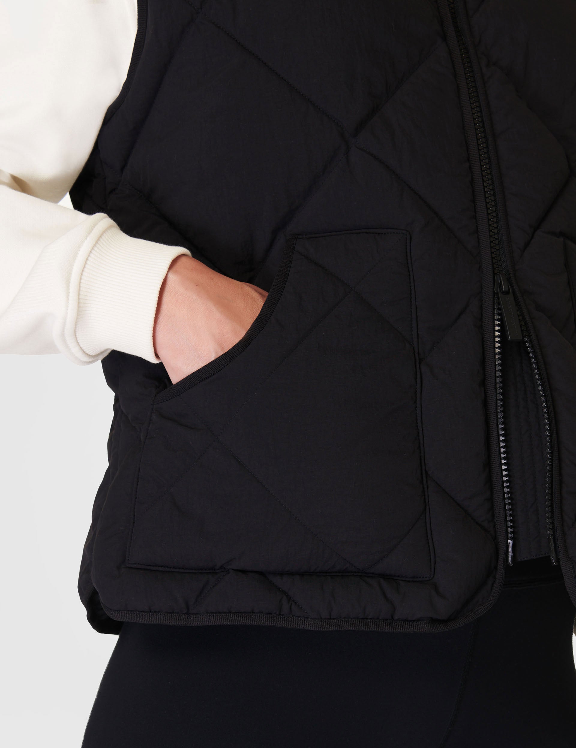 On the Move Gilet Vest for Men & Women - Lightweight Black Puffer Vest for Outdoor Activities, Travel & Casual Wear