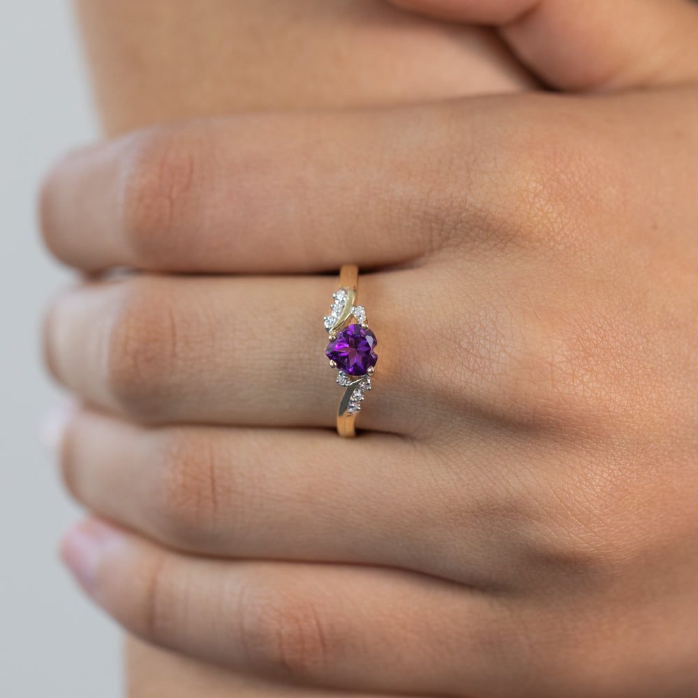 9ct Yellow Gold Amethyst Heart Ring with 8 Diamonds - Elegant Jewelry for Valentine's Day, Anniversary & Romantic Gifts