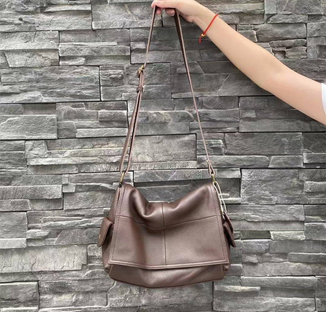 Stylish Genuine Leather Messenger Bag for Men & Women - Perfect for Work, Travel & Everyday Use