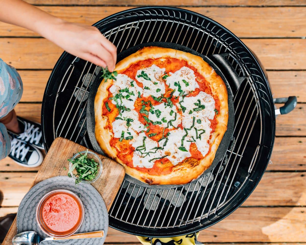 Lodge 15 Inch Cast Iron Pizza Pan – Pre-Seasoned, Heavy Duty, Oven & Grill Safe – Perfect for Homemade Pizza, Baking, and Roasting