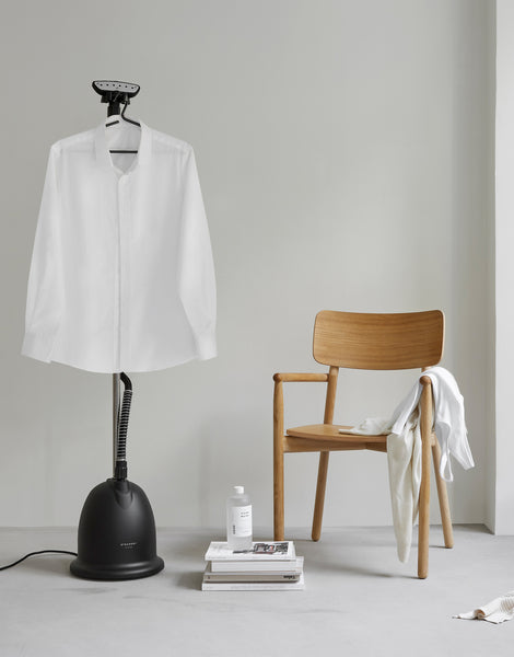 Cumulus Home Steamer for Clothes - Portable Garment Steamer with Fast Heating - Perfect for Travel, Business & Home Use - Black
