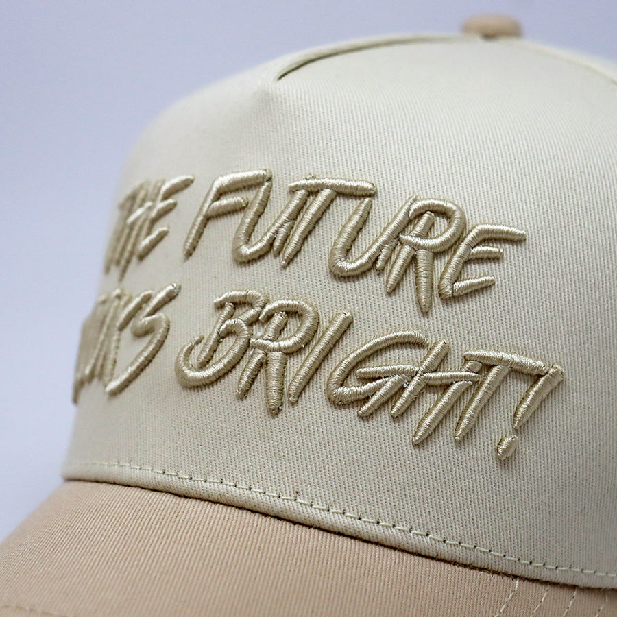 Stylish Beige Snapback Hat for Men & Women - Trendy Adjustable Baseball Cap for Outdoor Sports & Casual Wear