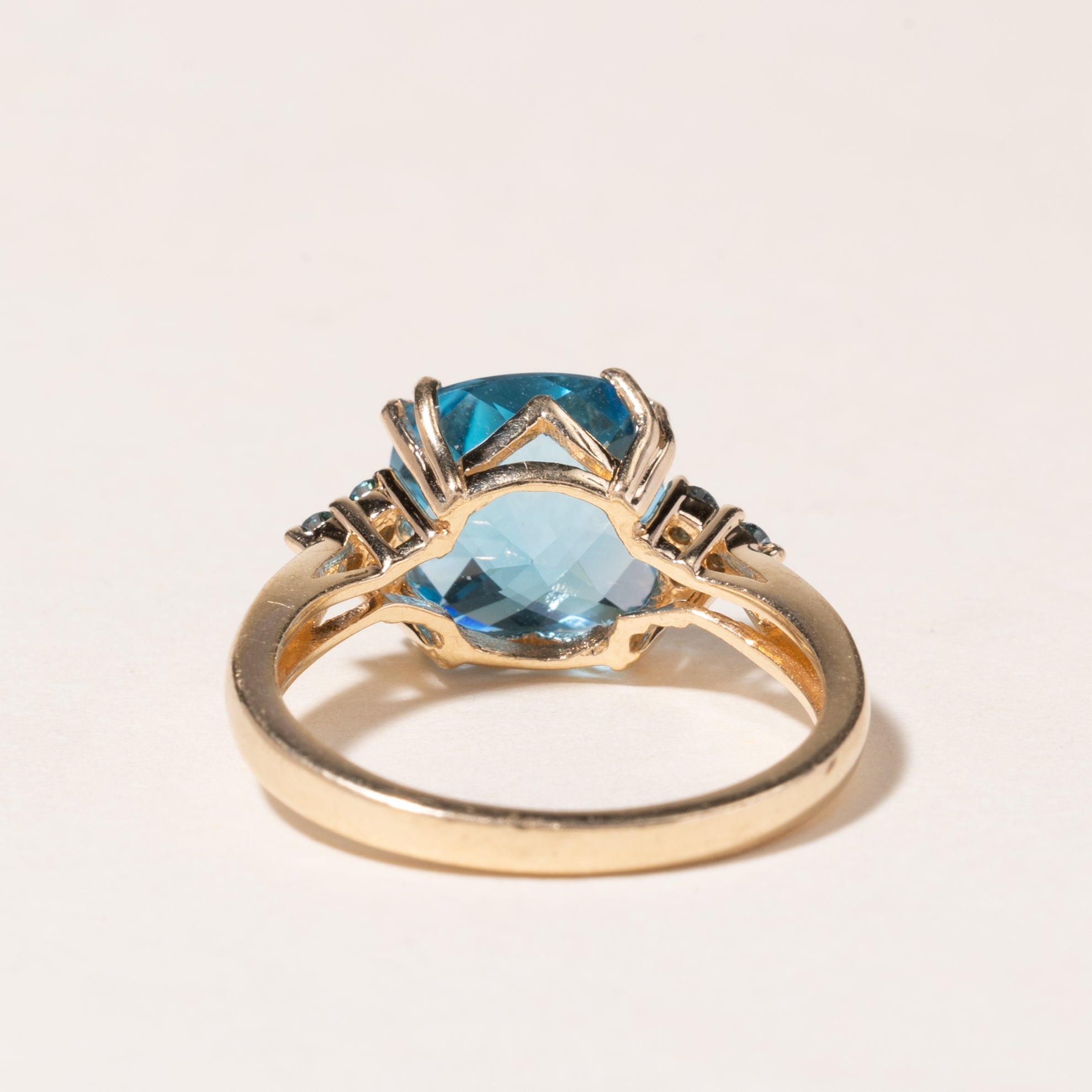 10K Yellow Gold Blue Topaz & Diamond Ring - 2.94ct Topaz & 0.12ctw Diamonds - Size 6 - Elegant Birthstone Jewelry for Women - Perfect for Anniversary, Engagement & Special Occasion Gifts