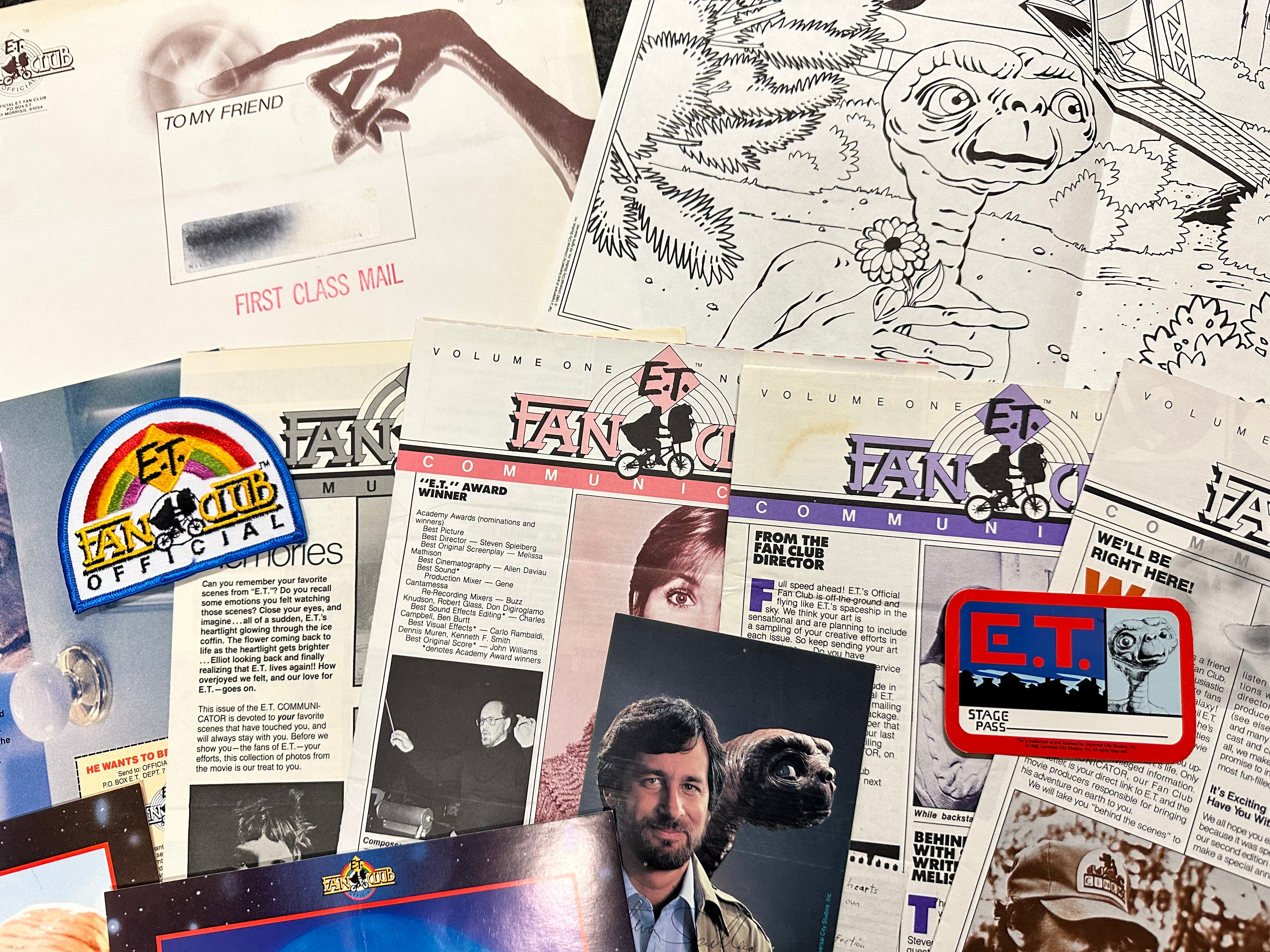 E.T. The Extra-Terrestrial Fan Club Movie Kit 1982-1983 - Collectible Memorabilia for Sci-Fi Fans & Movie Enthusiasts - Perfect for Home Theater Decor, Gift Giving, and Nostalgic Movie Nights