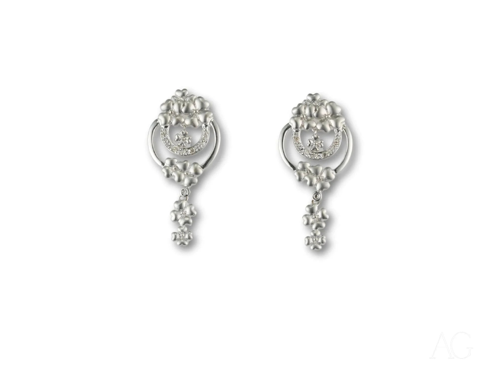 18K Gold Diamond Earrings for Women - Elegant Floral Design Stud Earrings - Perfect for Weddings, Parties & Special Occasions